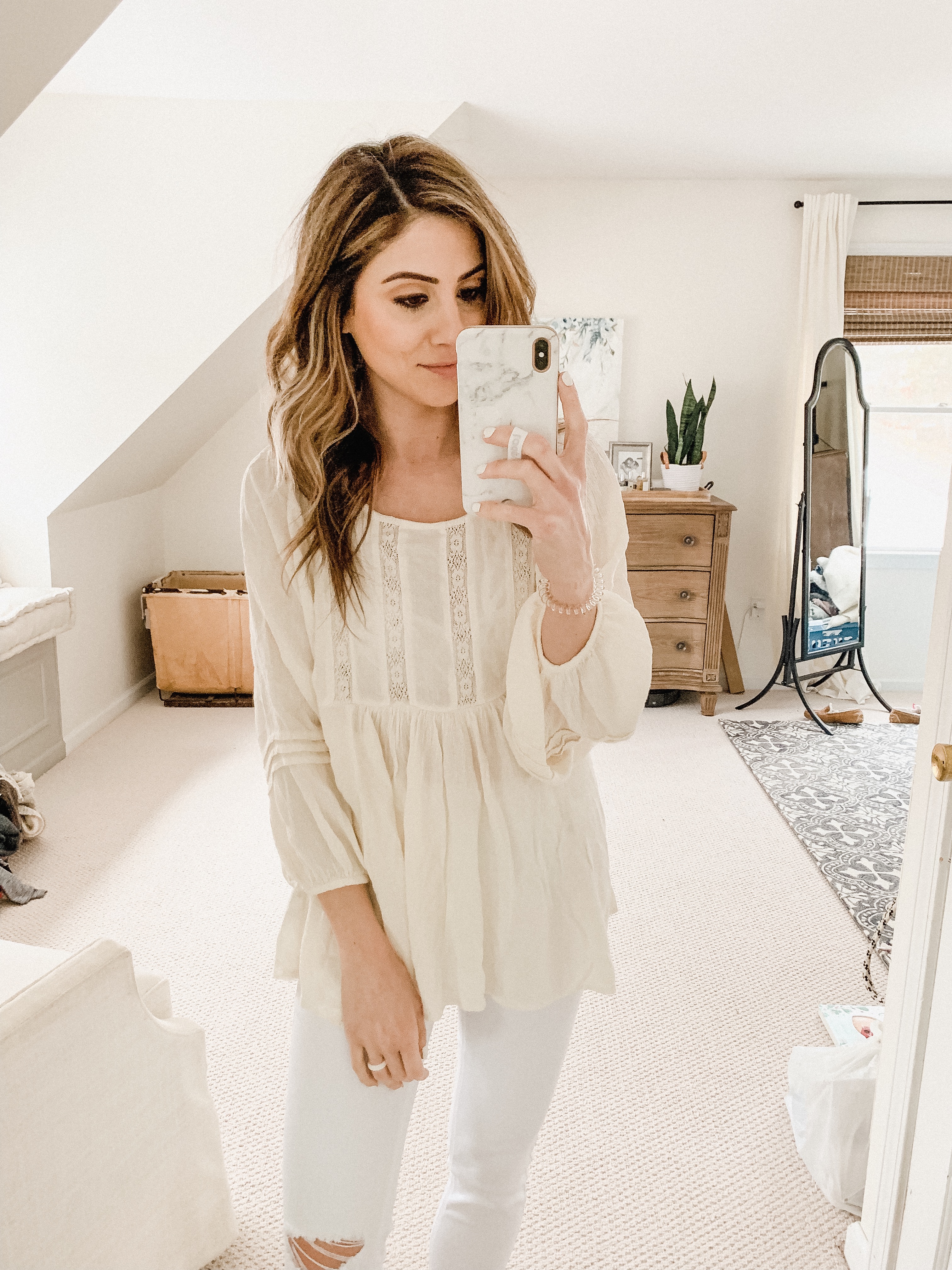 Connecticut life and style blogger Lauren McBride shares Nursing Friendly Tops for spring including a variety of button down and tunic options.