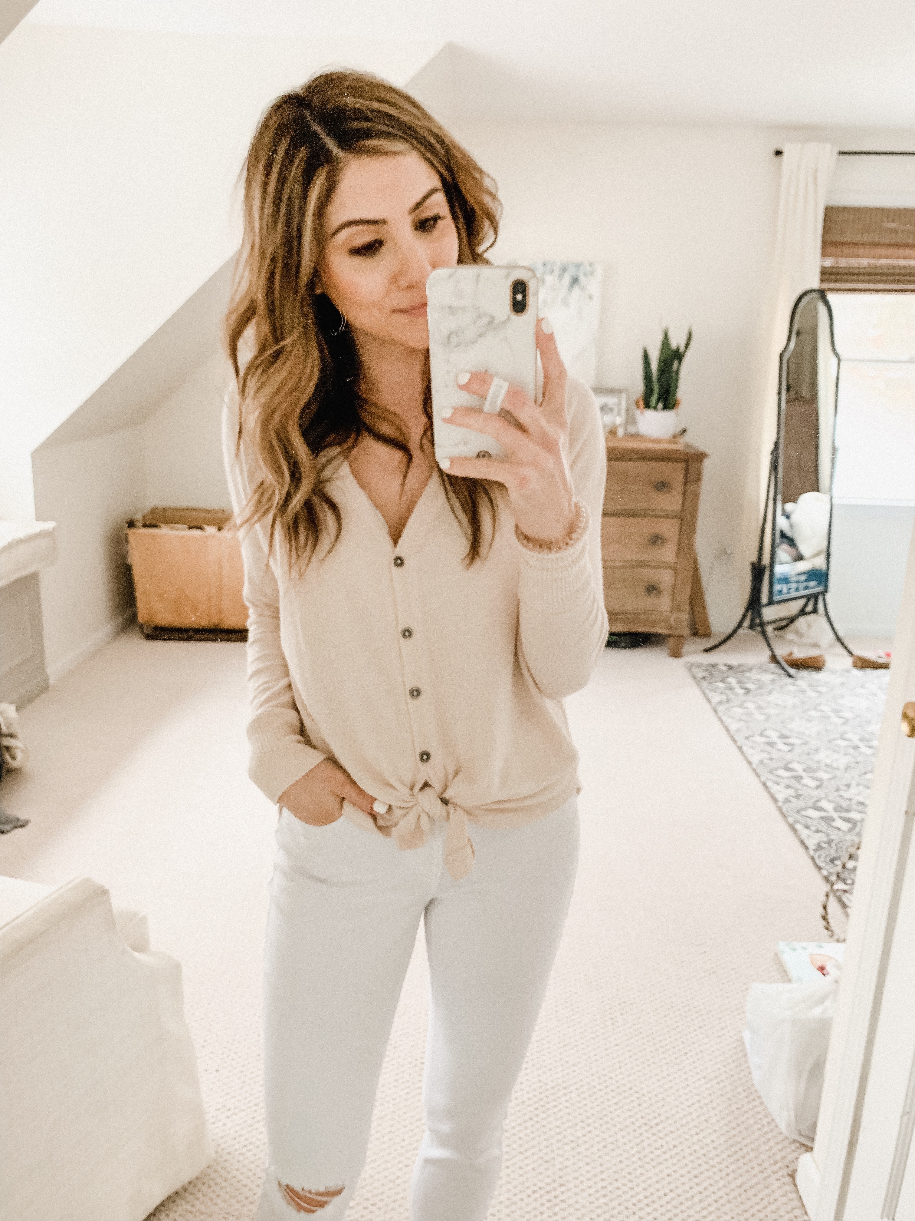 Connecticut life and style blogger Lauren McBride shares Nursing Friendly Tops for spring including a variety of button down and tunic options.