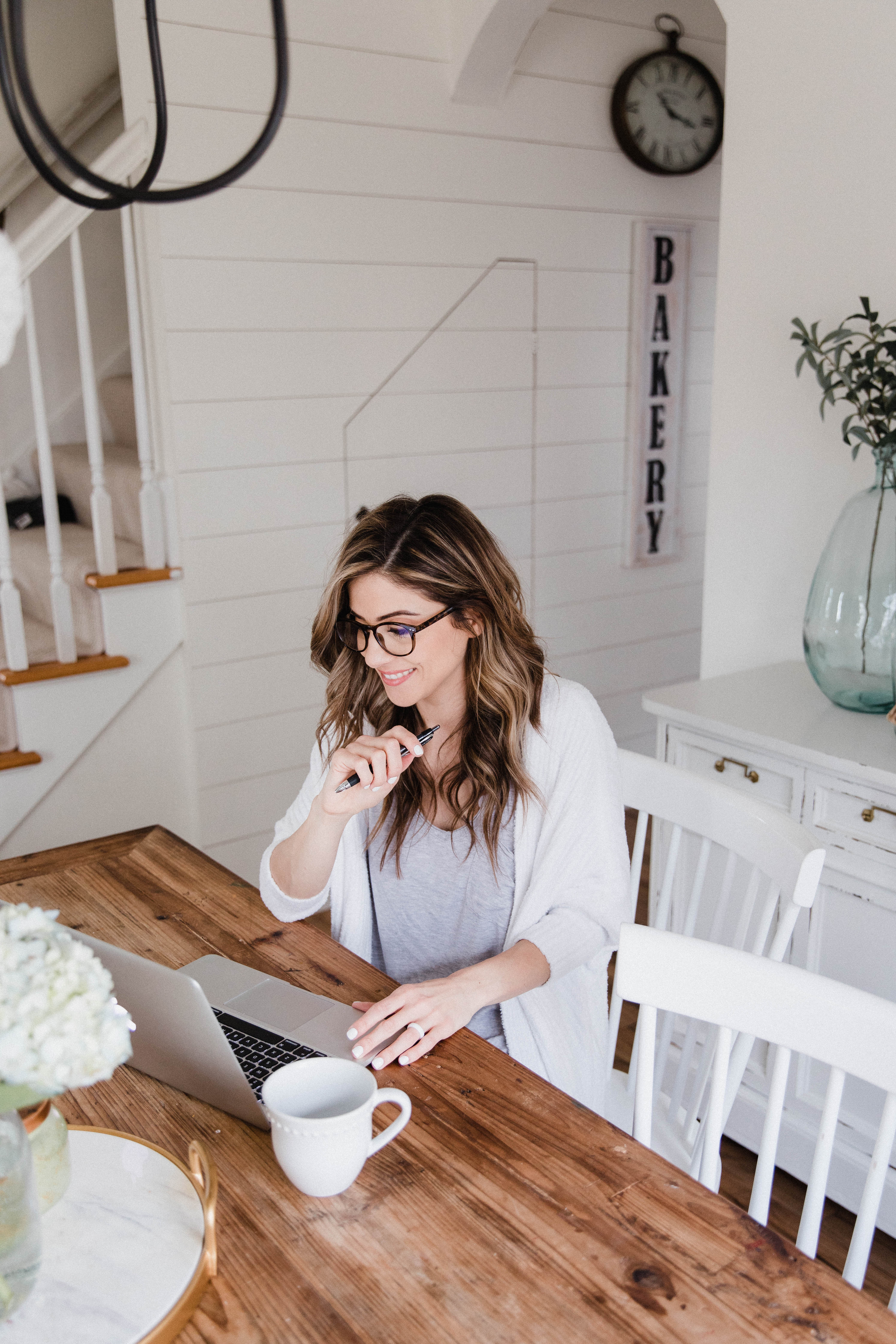 Connecticut life and style blogger Lauren McBride shares her Tips for Being More Productive including 6 simple things that will kick start your day. 