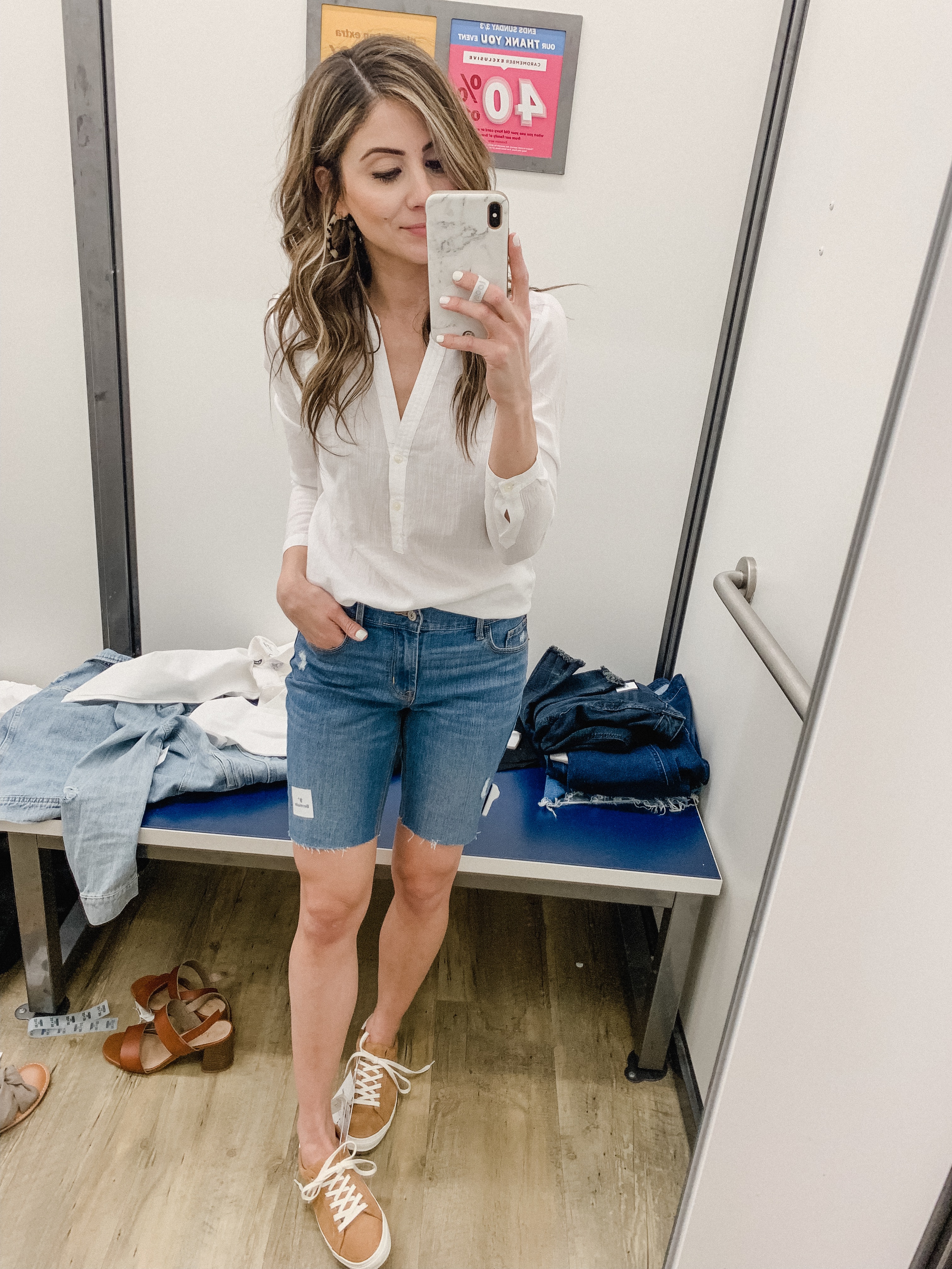 Connecticut life and style blogger Lauren McBride shares a March Old Navy try on featuring spring staples that will maximize your wardrobe.