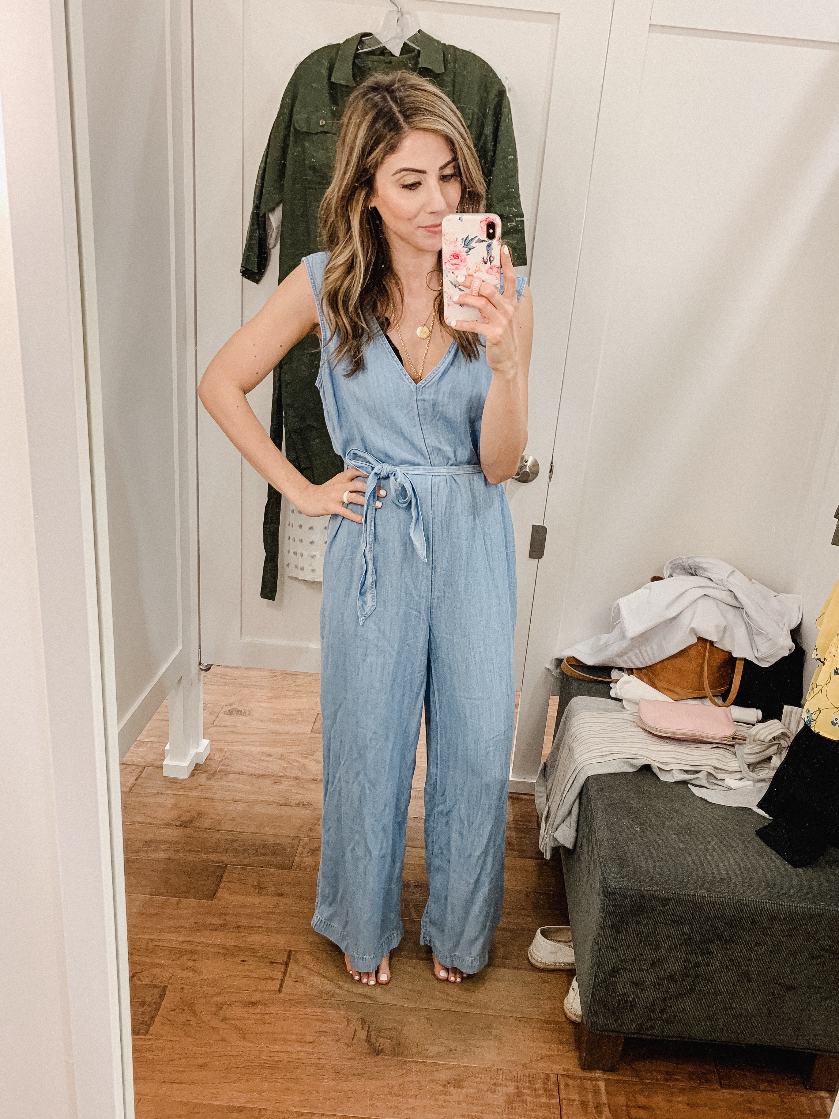 Connecticut life and style blogger Lauren McBride shares a LOFT try on and friends and family sale details. 