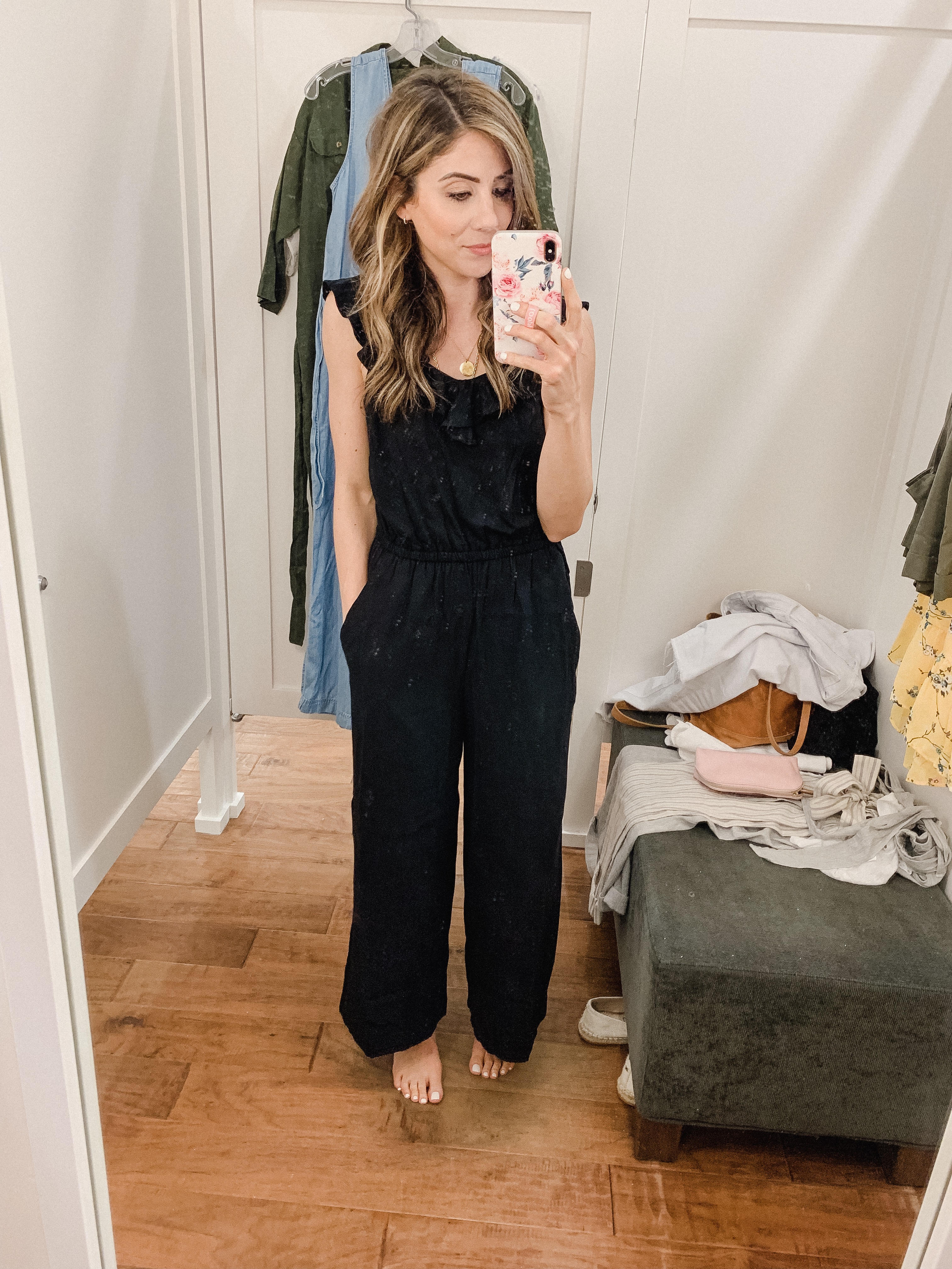 Connecticut life and style blogger Lauren McBride shares a LOFT try on and friends and family sale details. 