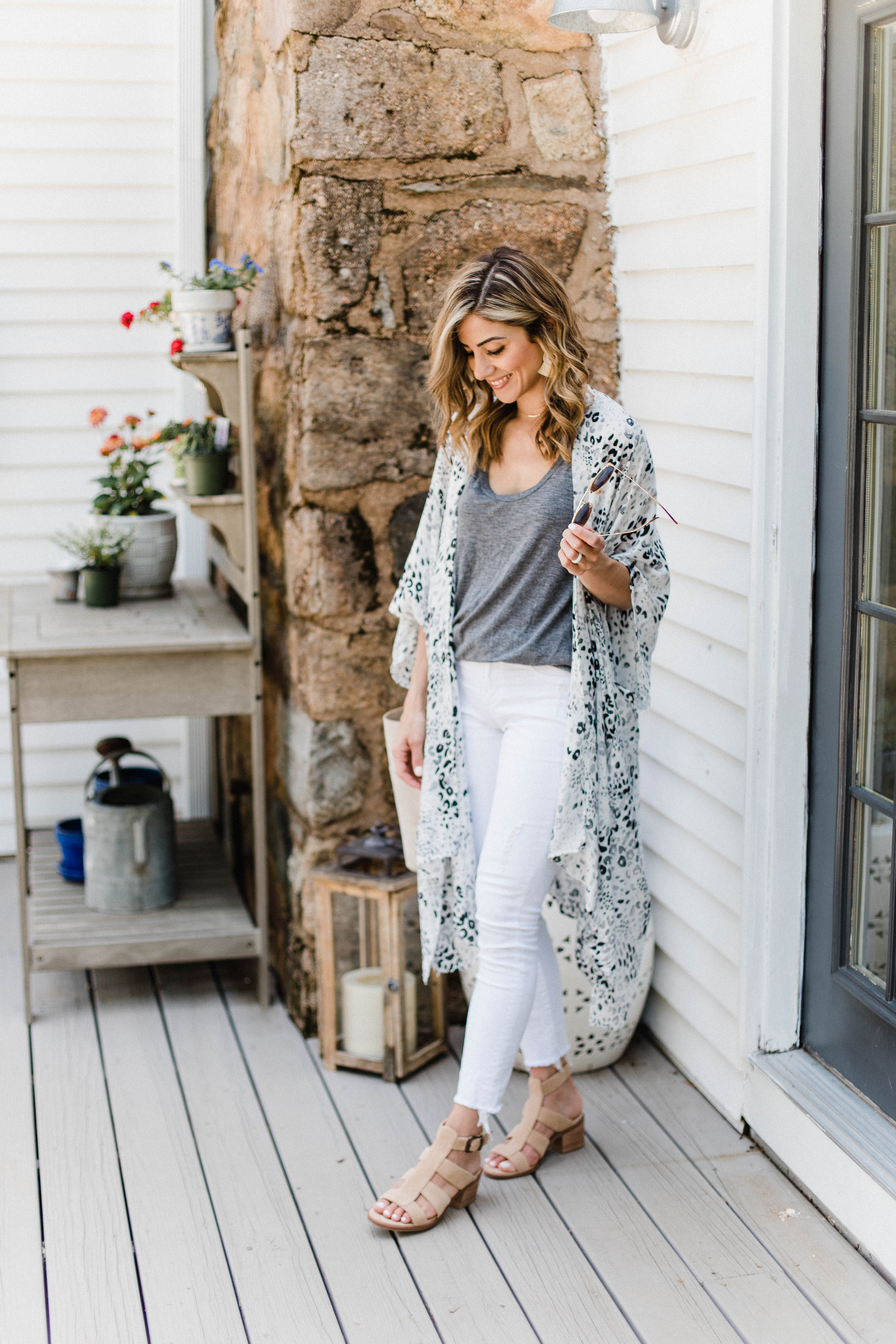 Connecticut life and style blogger Lauren McBride shares her June Evereve Trendsend box featuring a variety of versatile items for your wardrobe and multiple ways to style them.