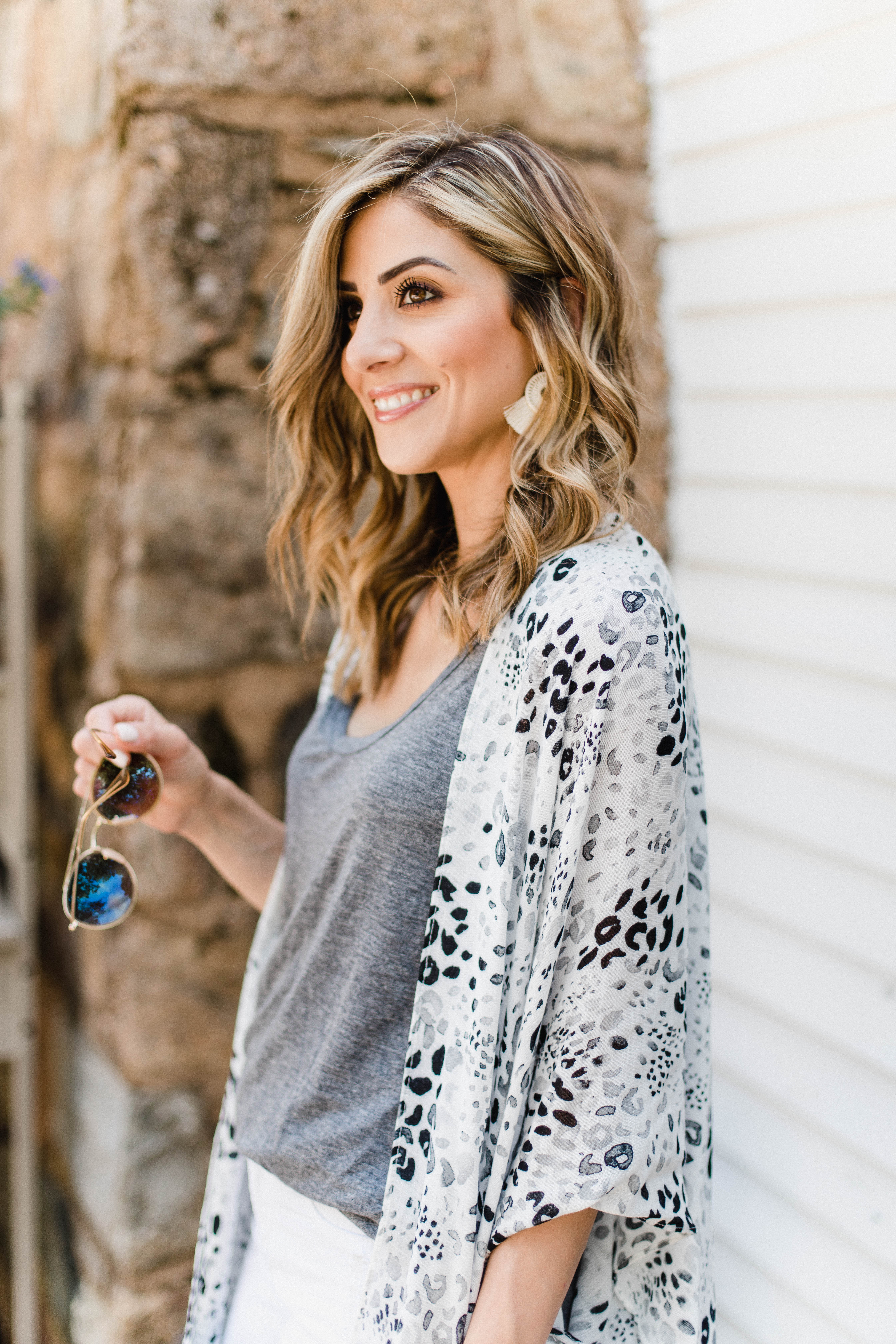 Connecticut life and style blogger Lauren McBride shares her June Evereve Trendsend box featuring a variety of versatile items for your wardrobe and multiple ways to style them.