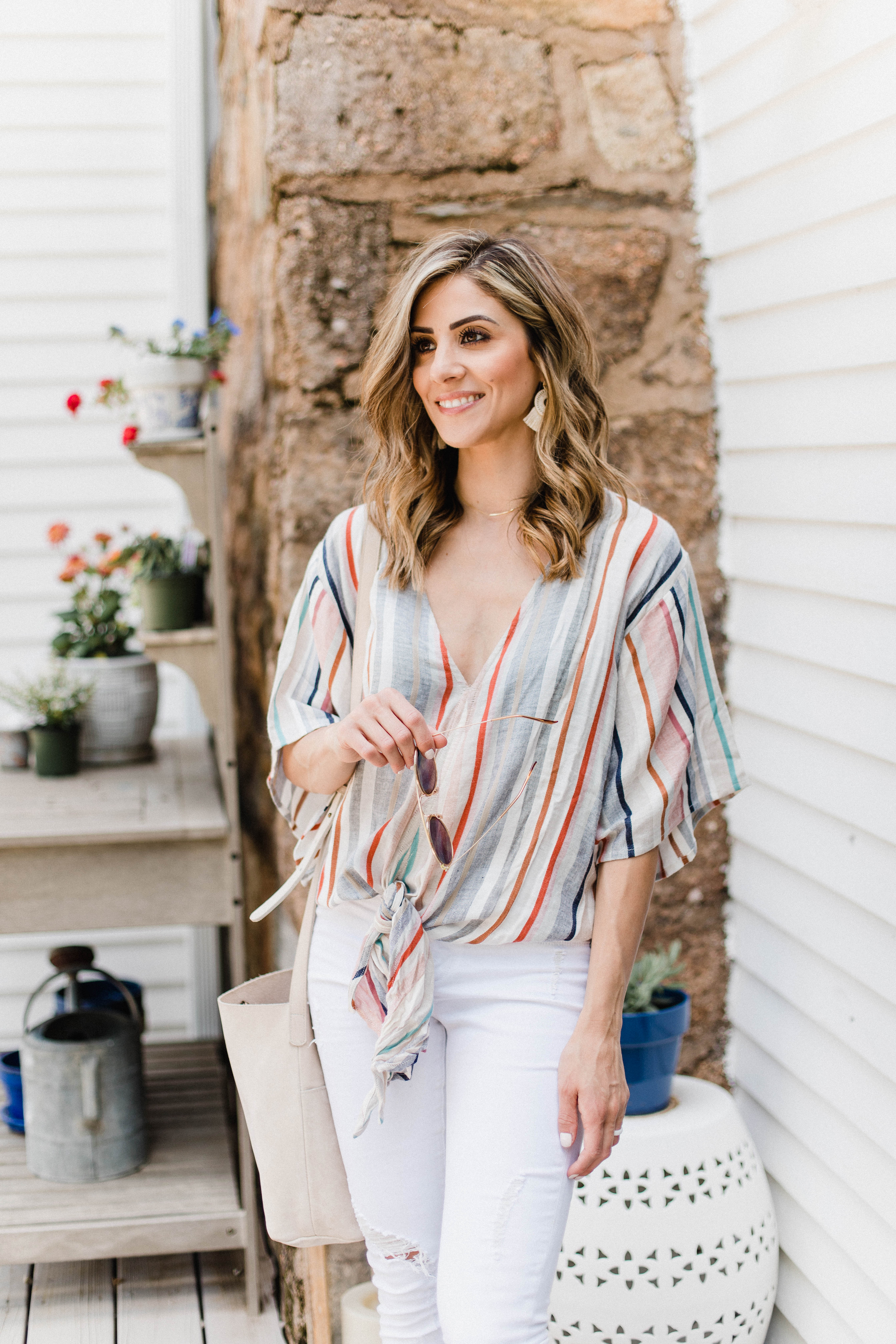 Connecticut life and style blogger Lauren McBride shares her June Evereve Trendsend box featuring a variety of versatile items for your wardrobe and multiple ways to style them.
