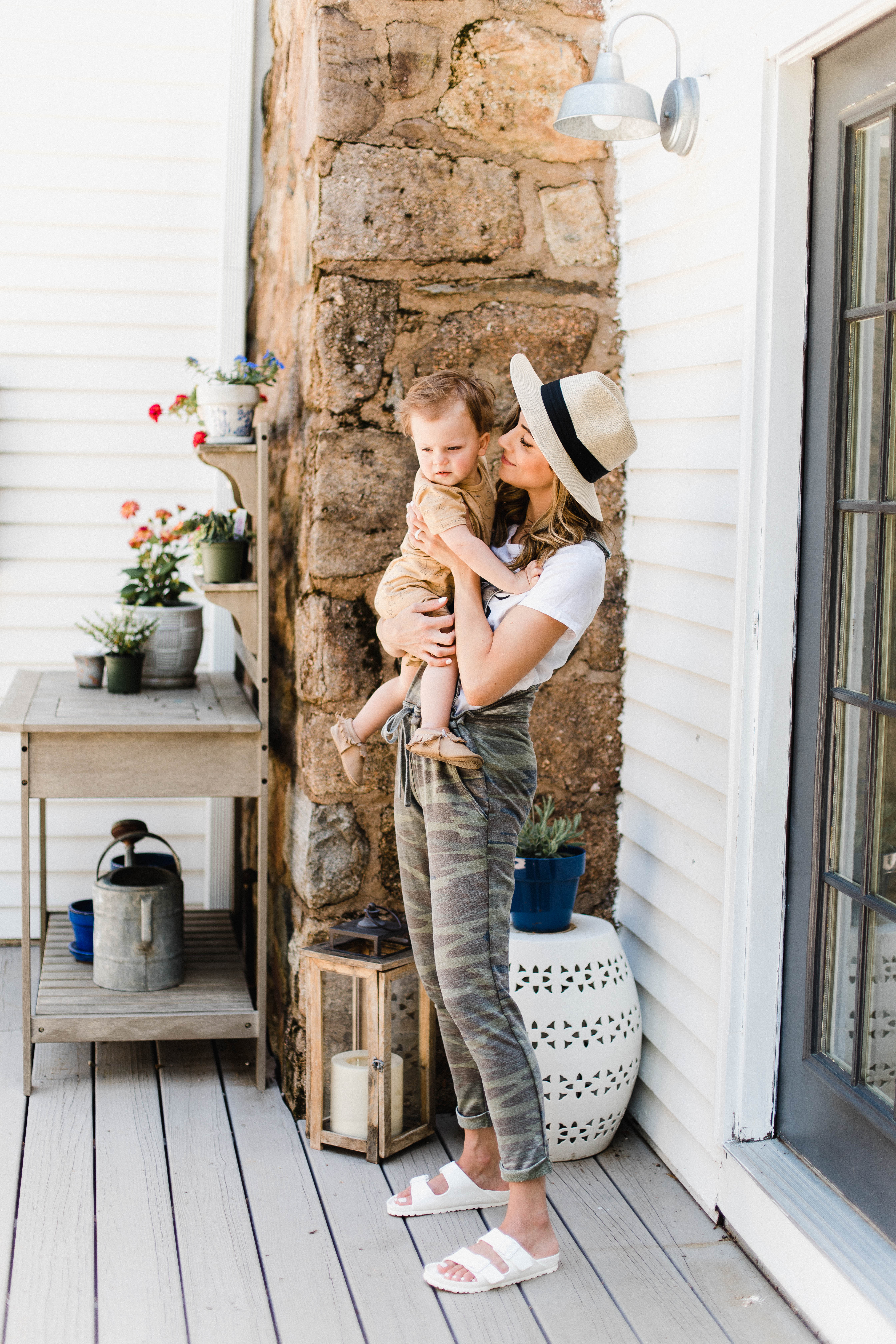 Connecticut life and style blogger Lauren McBride shares her June Evereve Trendsend box featuring a variety of versatile items for your wardrobe and multiple ways to style them.