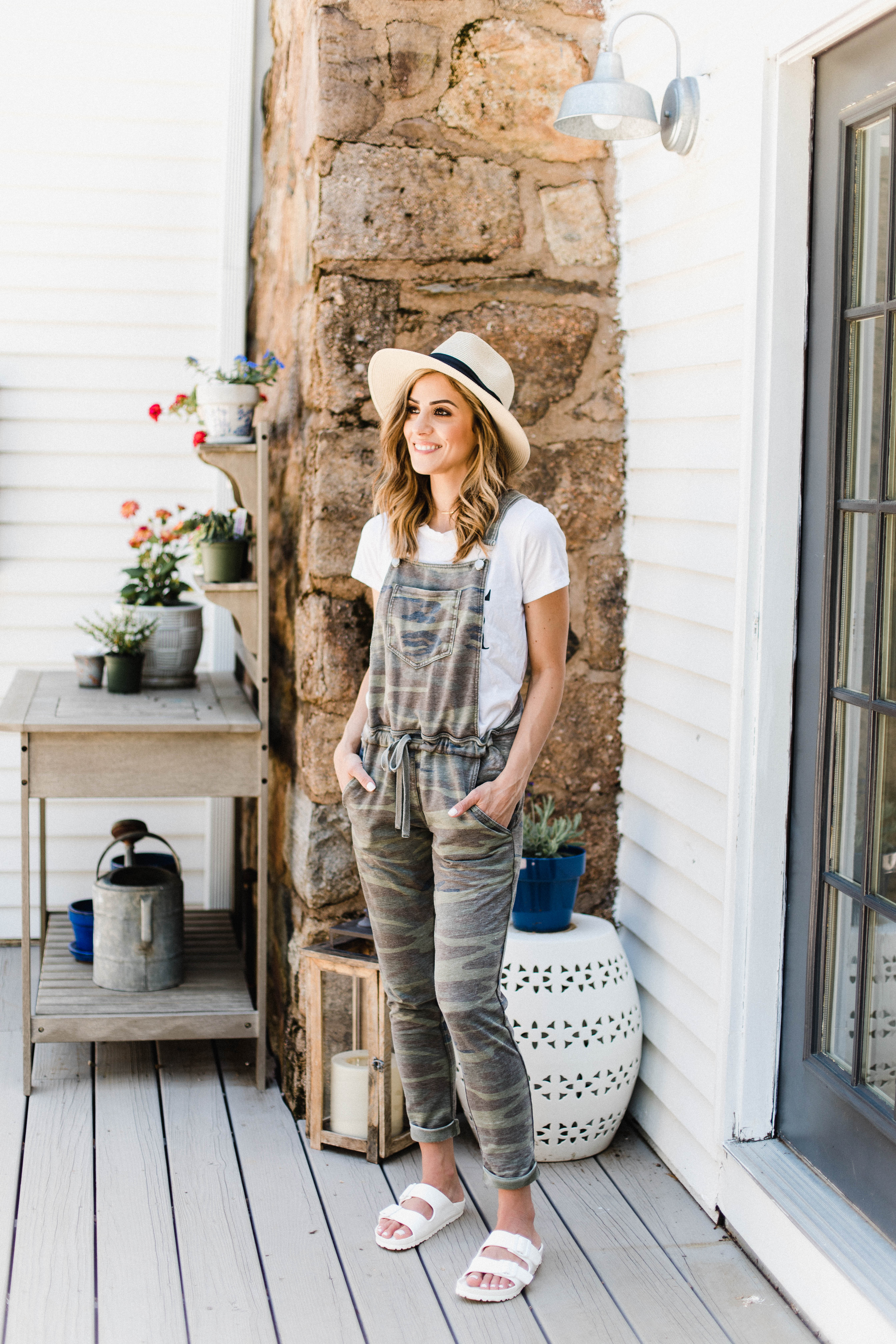 Connecticut life and style blogger Lauren McBride shares her June Evereve Trendsend box featuring a variety of versatile items for your wardrobe and multiple ways to style them.