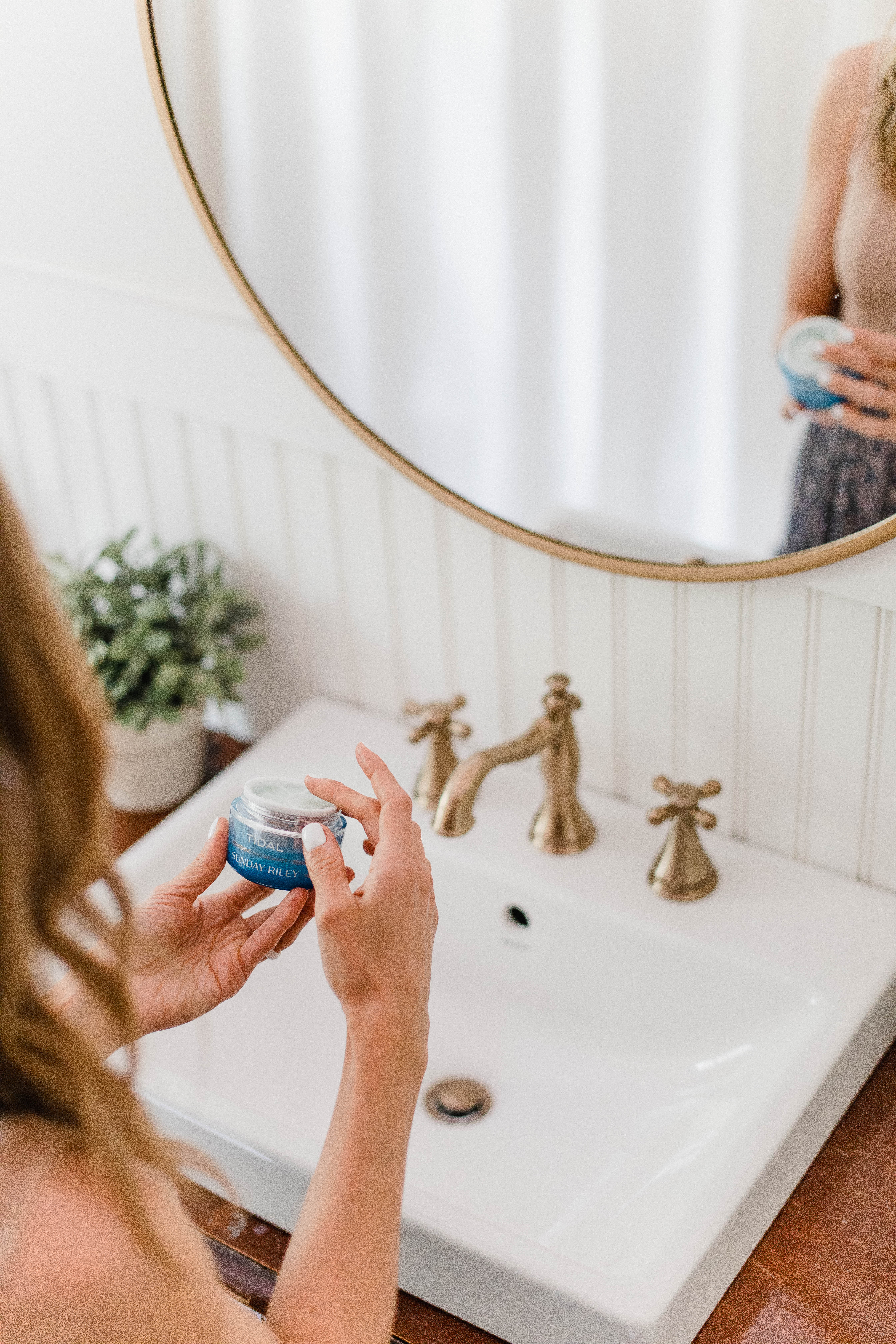 Connecticut life and style blogger Lauren McBride shares her favorite Sunday Riley products and the benefits each has for your skin.