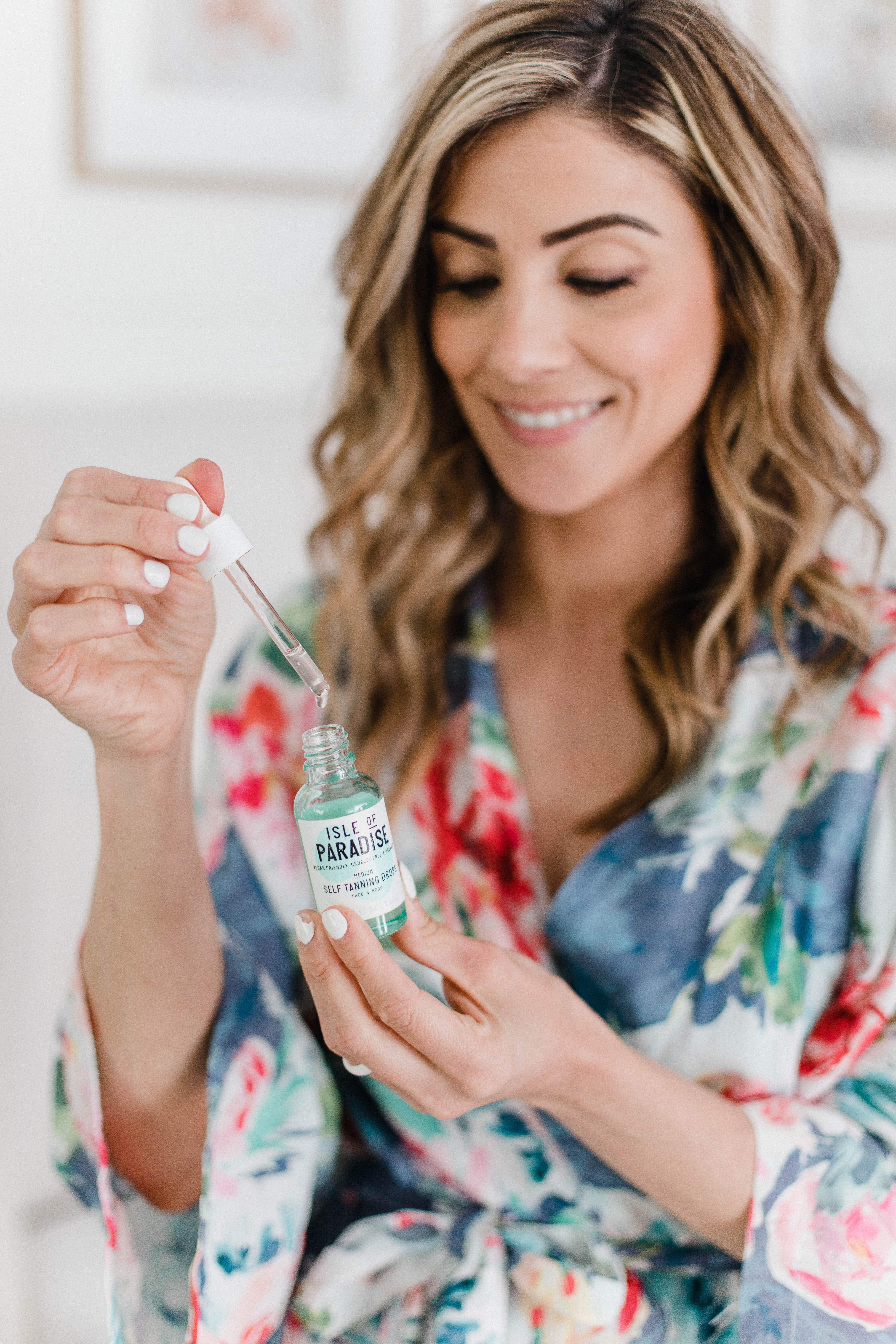 Connecticut life and style blogger Lauren McBride shares her Tips for Applying Self Tanner, and how to get the best application and streak-free tan.