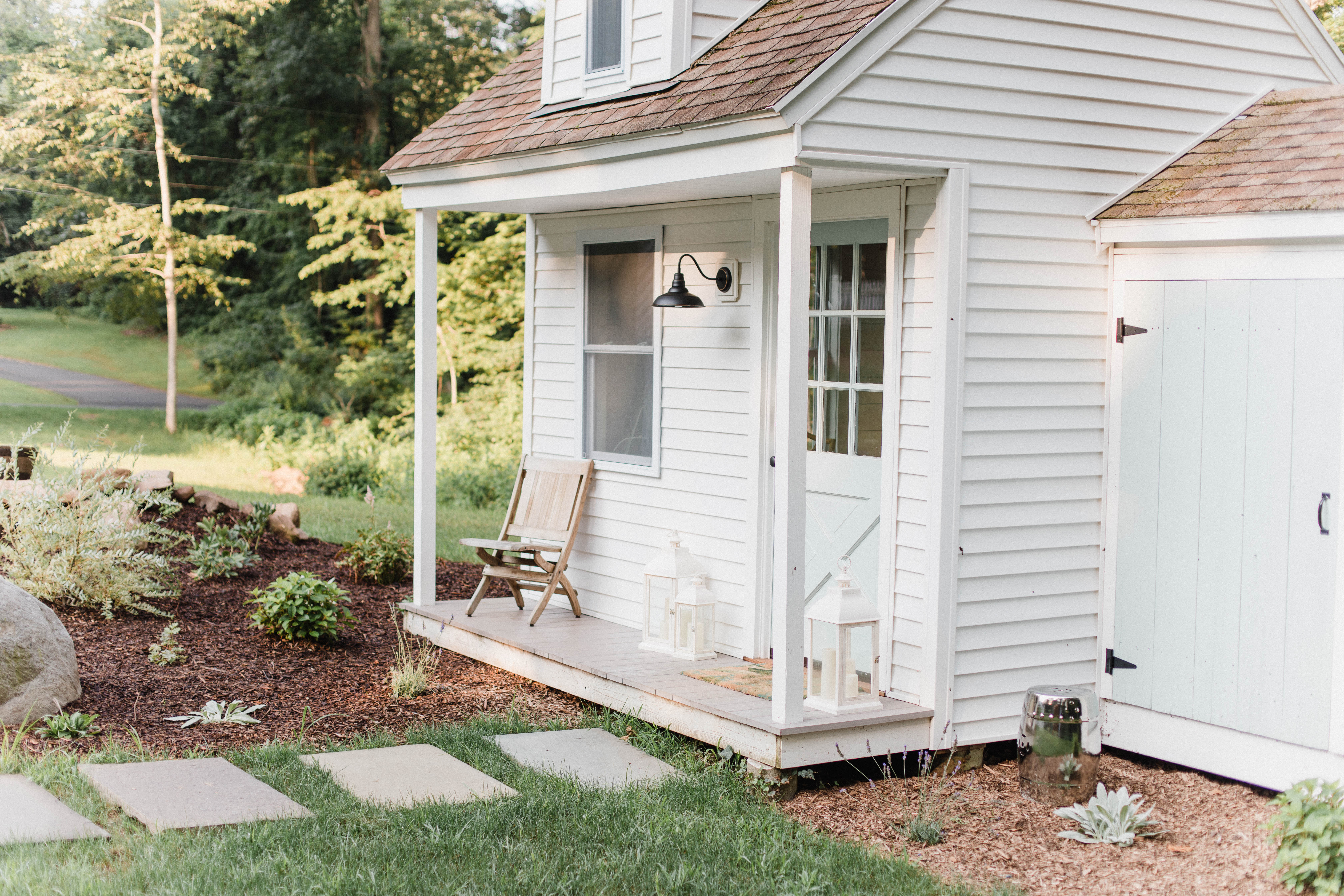 Connecticut life and style blogger Lauren McBride shares her She Shed Outdoor Decor including budget-friendly finds from eBay to add curb appeal. 