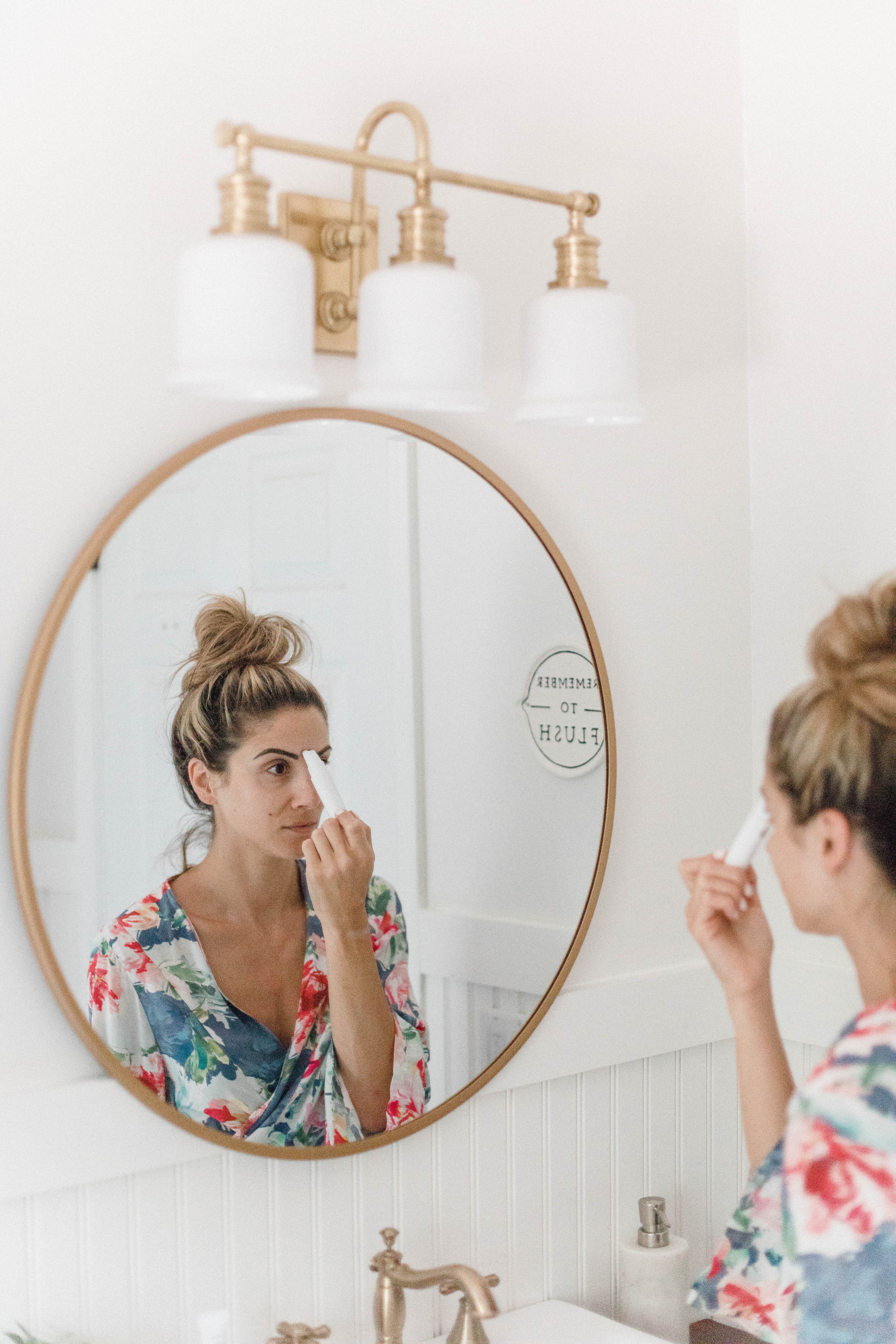 Connecticut life and style blogger Lauren McBride shares how to use the NuFACE FIX and benefits of microcurrent therapy.