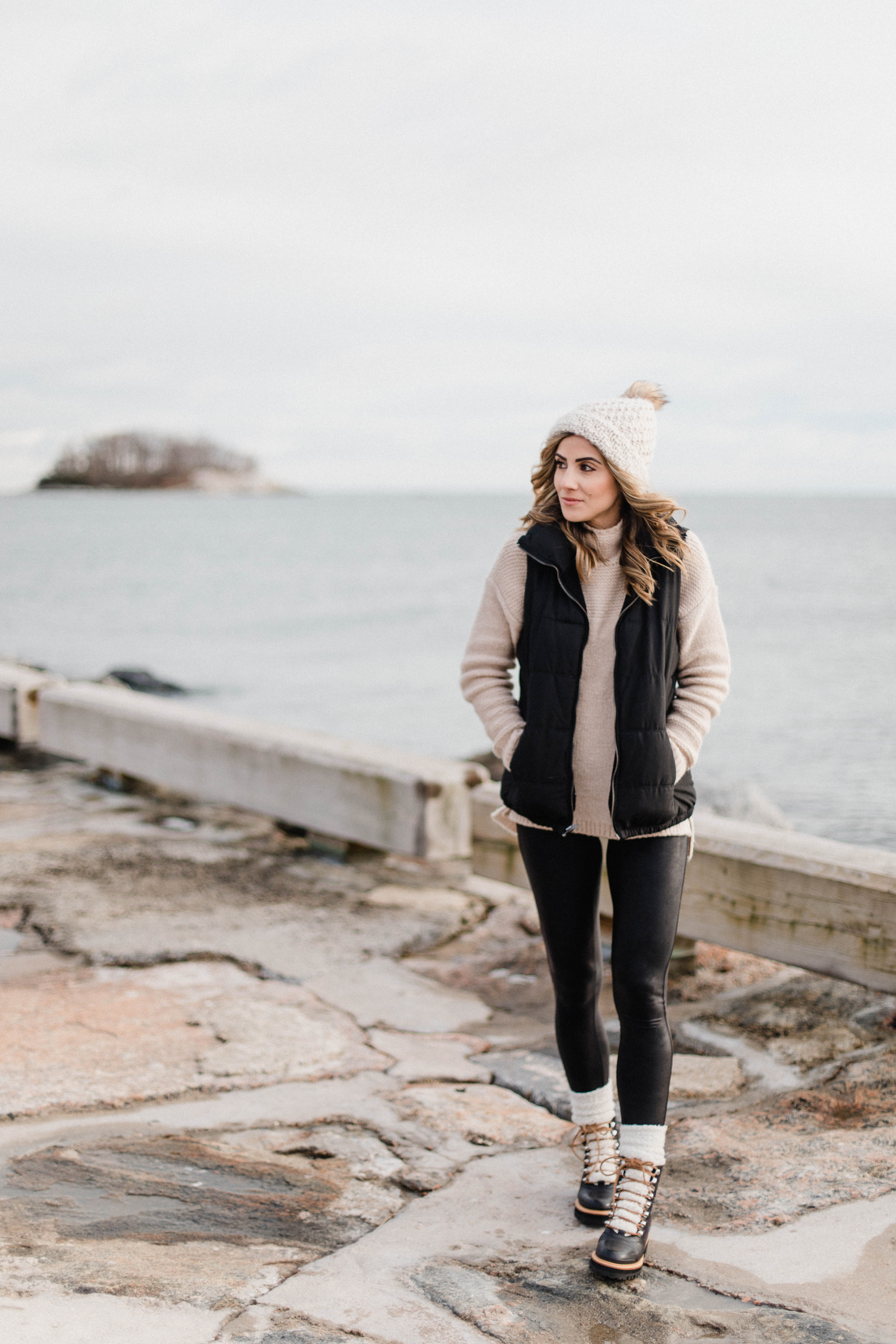 Styling Cozy Outfits From Vuori - Lauren McBride