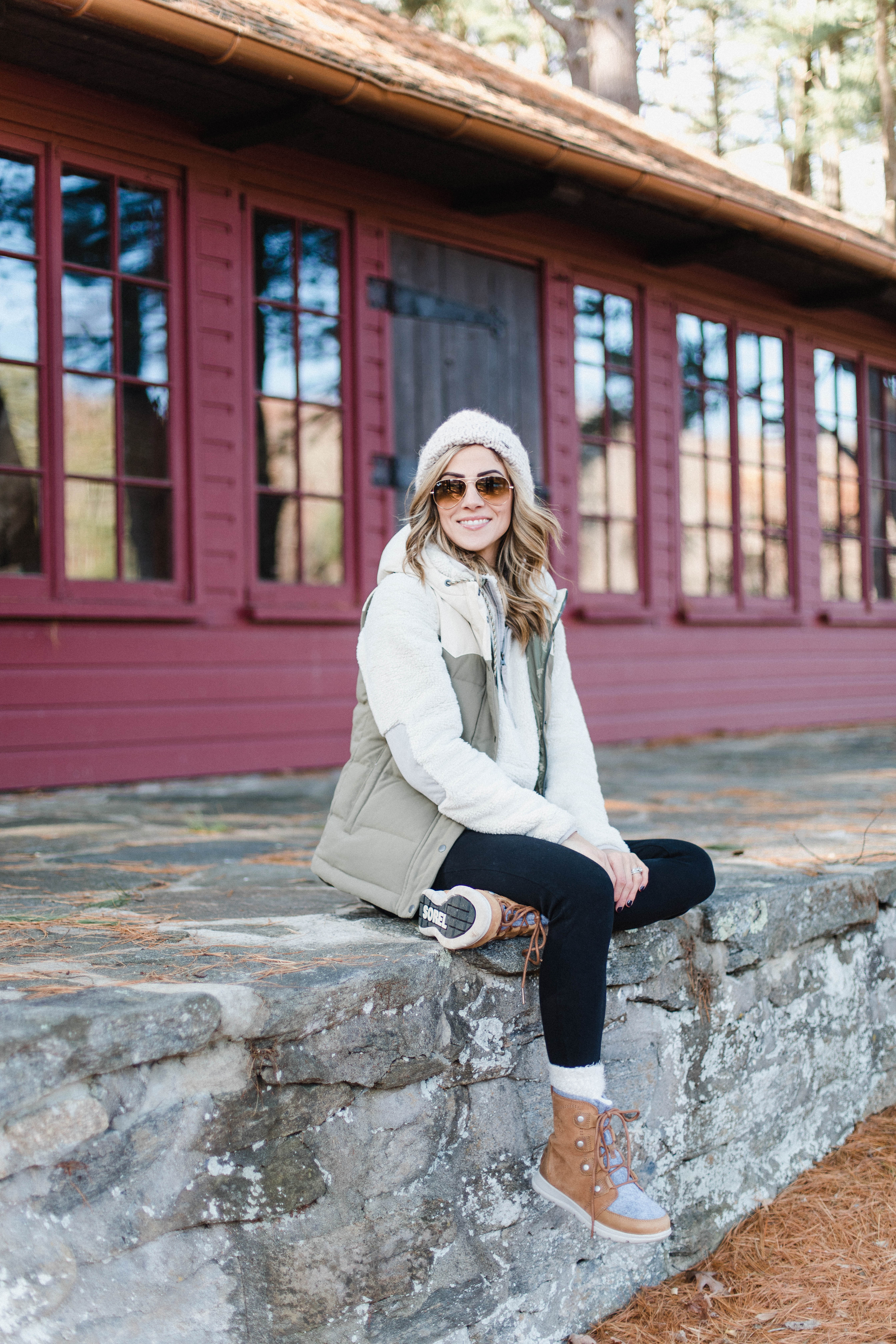 Styling Cozy Outfits From Vuori - Lauren McBride