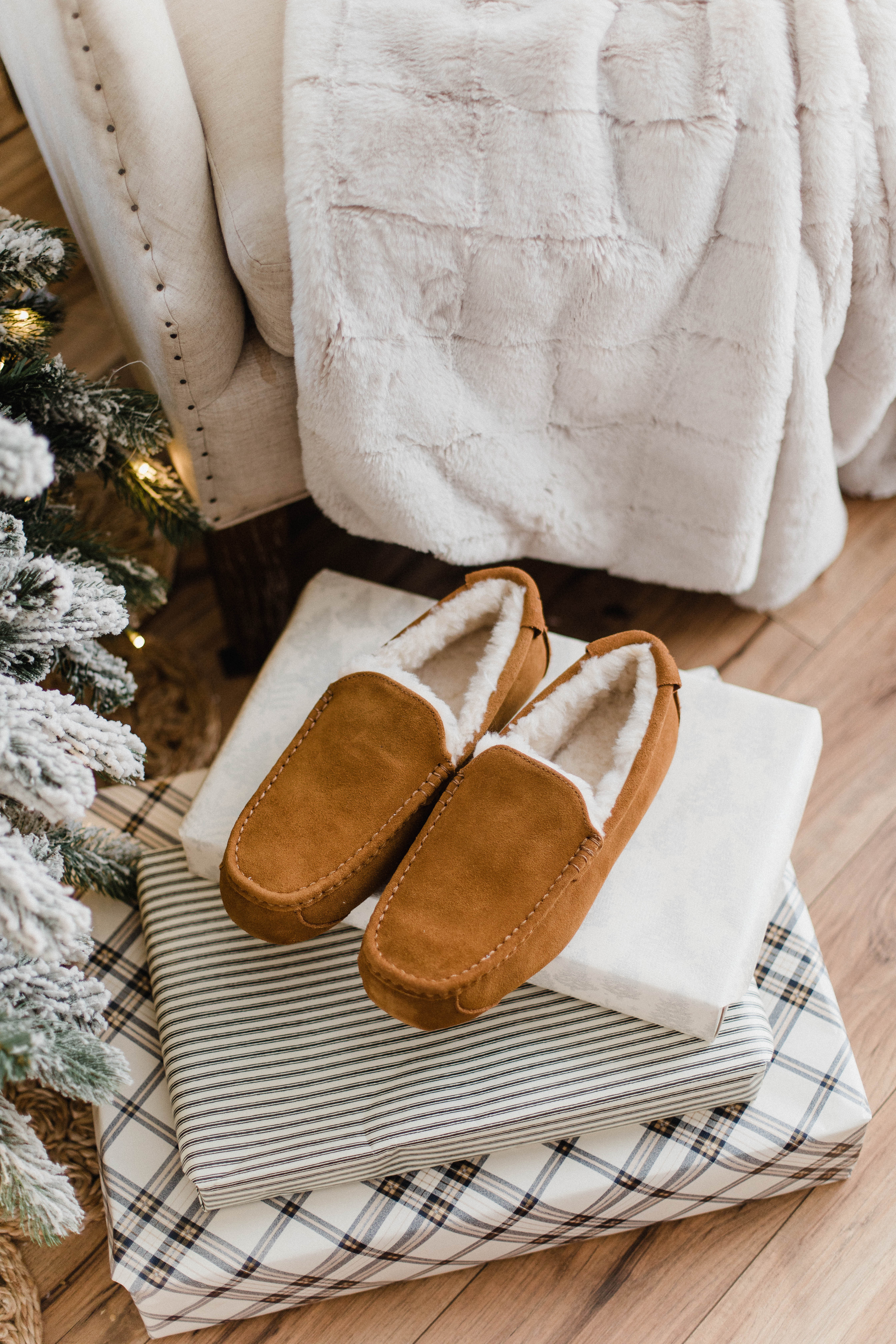 Connecticut life and style blogger Lauren McBride shares a holiday gift guide featuring gifts for everyone available at Kohl's.