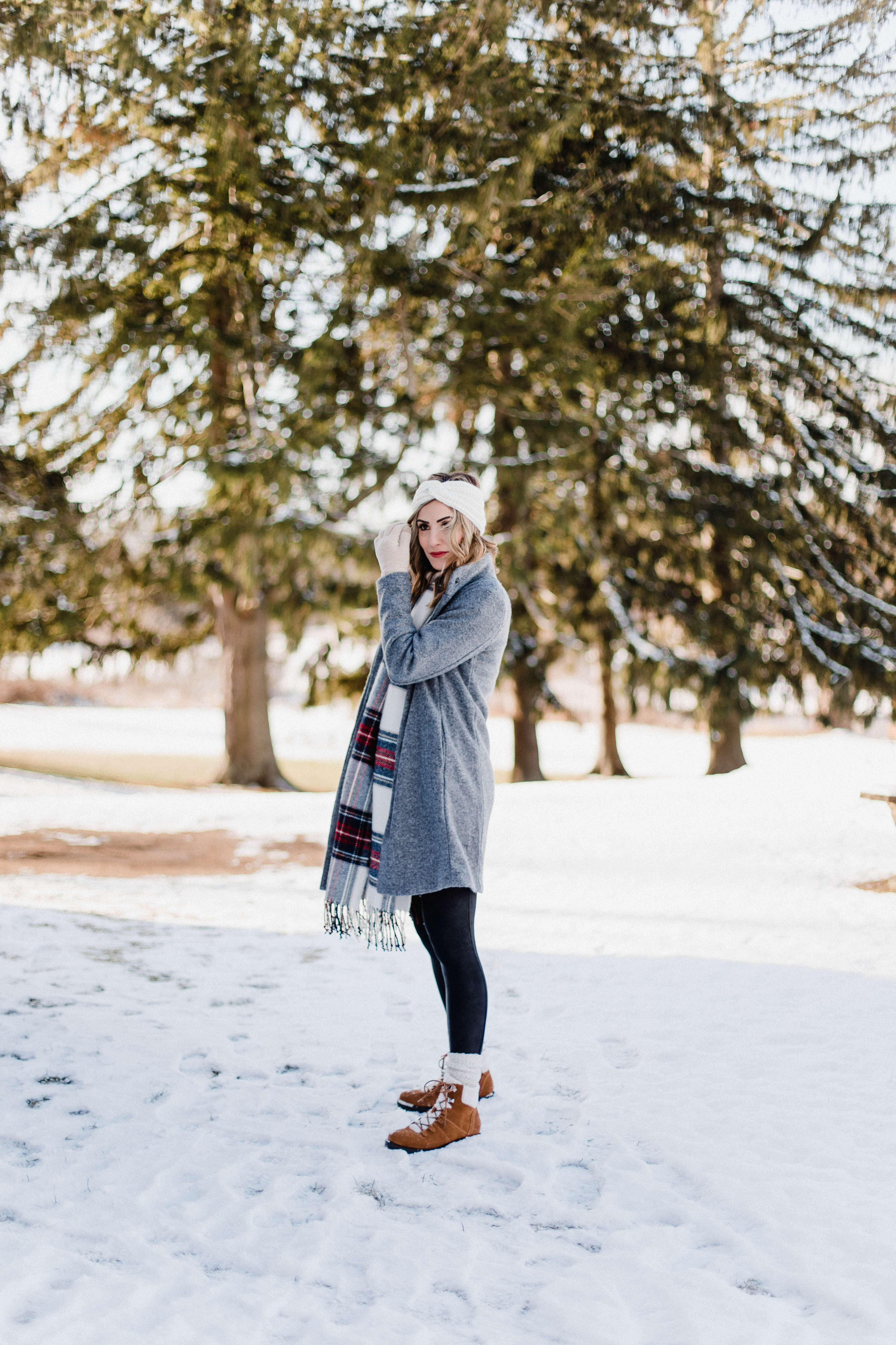 cute snow outfit - faux fur, hunter boots - By Lauren M