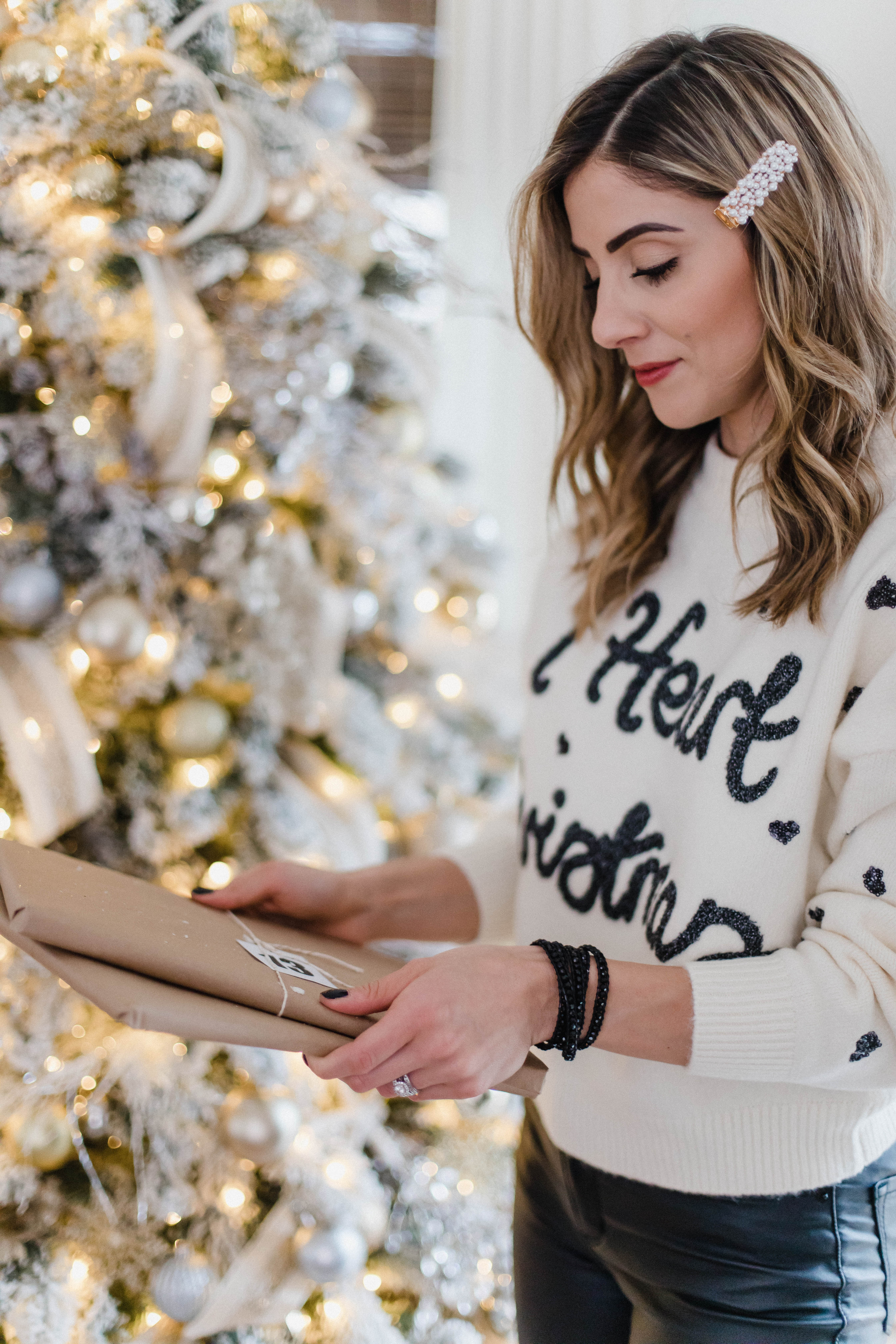 Connecticut life and style blogger Lauren McBride shares great stocking stuffers from Victoria Emerson, including their holiday collection and sale.