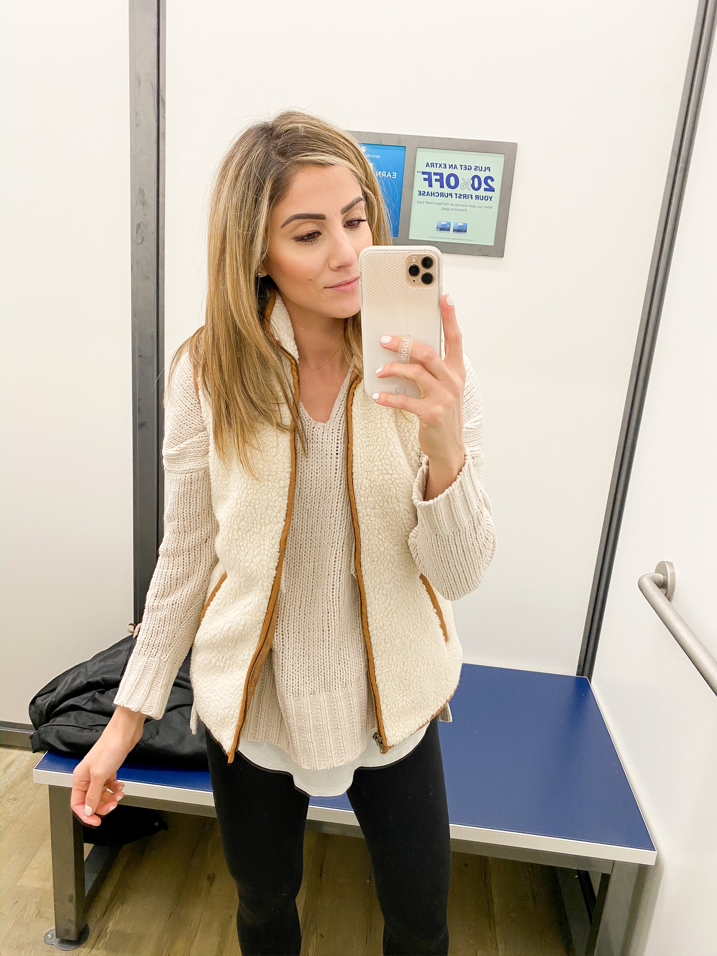 Connecticut life and style blogger Lauren McBride shares an Old Navy try on featuring athletic clothing and athleisure wear.