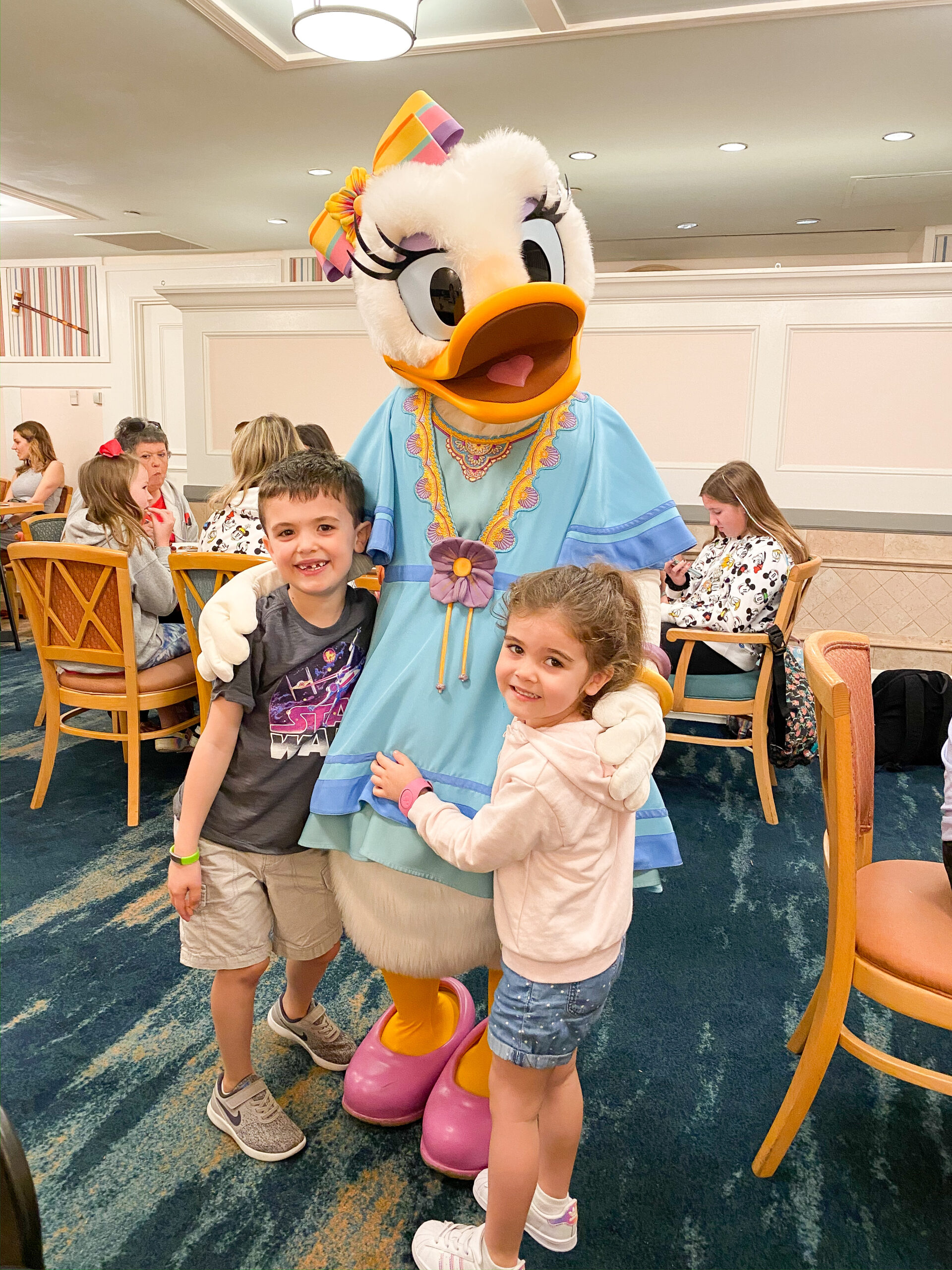 Looking for the best character dining at Walt Disney World? Connecitcut life and style blogger Lauren McBride shares her top choices.