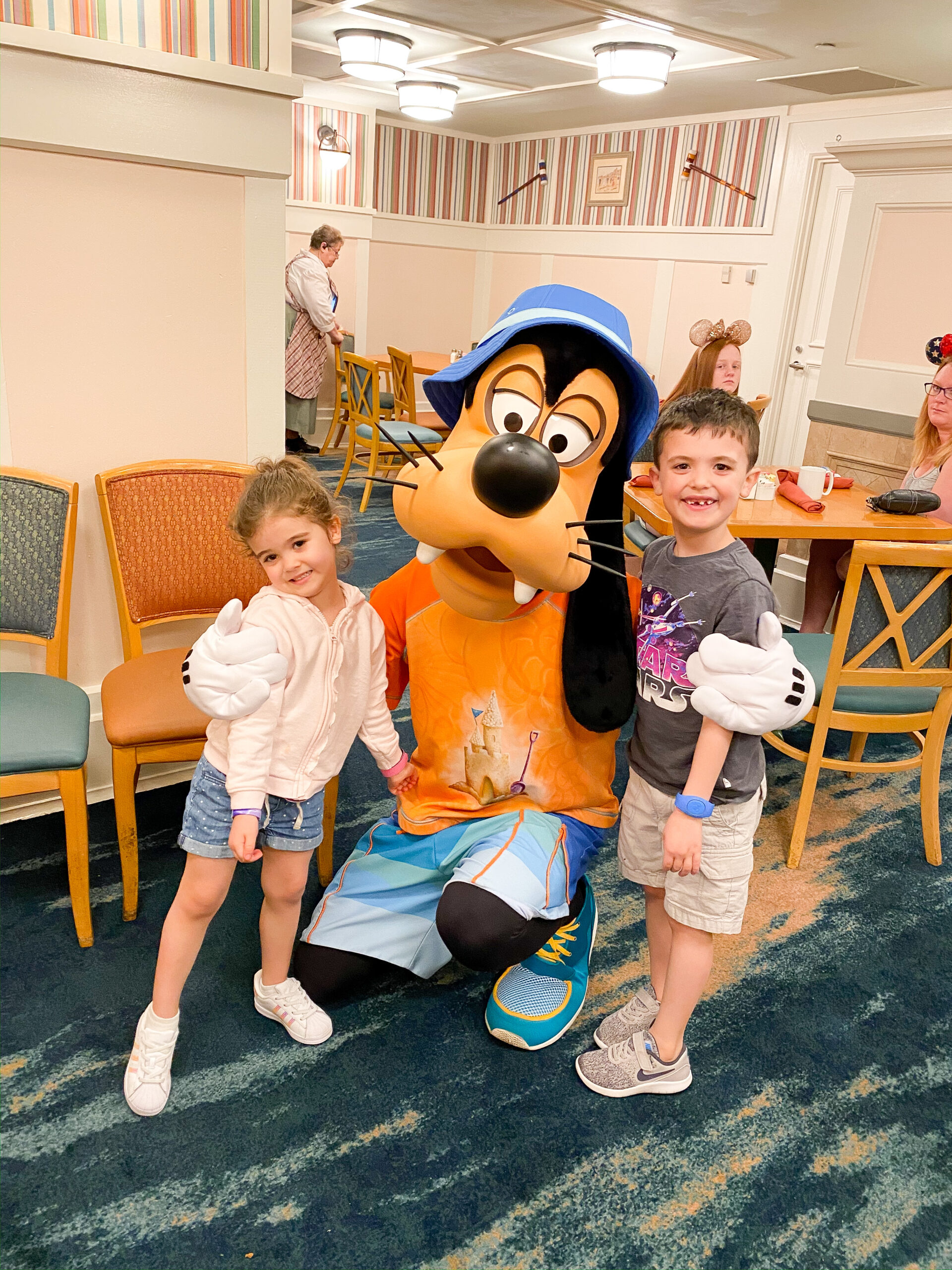 Looking for the best character dining at Walt Disney World? Connecitcut life and style blogger Lauren McBride shares her top choices.