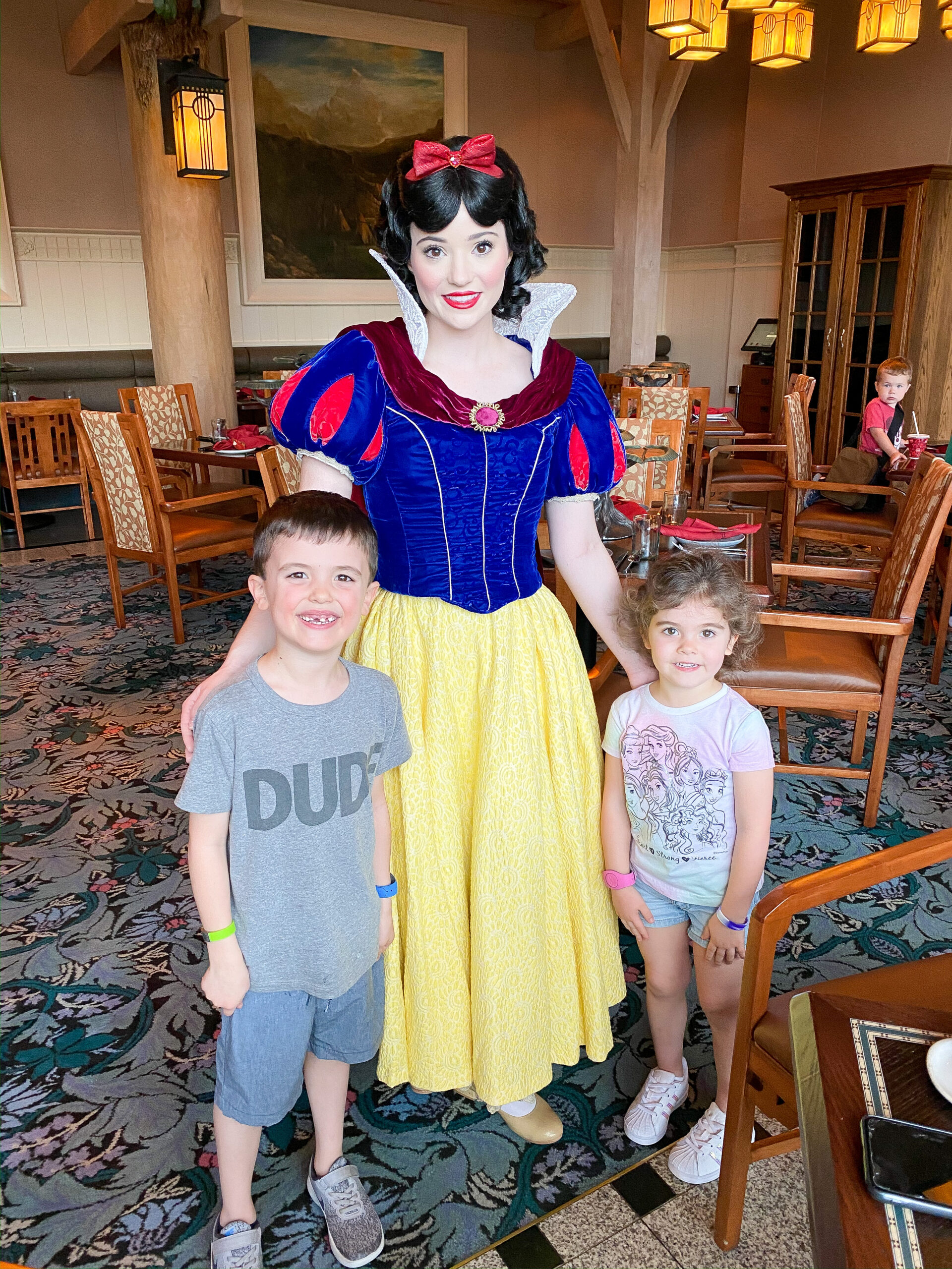 Looking for the best character dining at Walt Disney World? Connecitcut life and style blogger Lauren McBride shares her top choices.