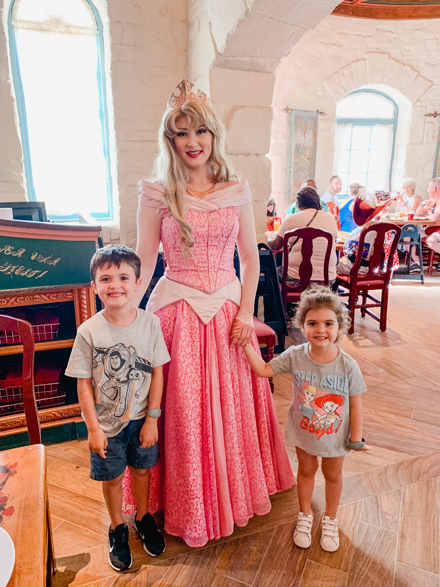 toy story character dining disney world