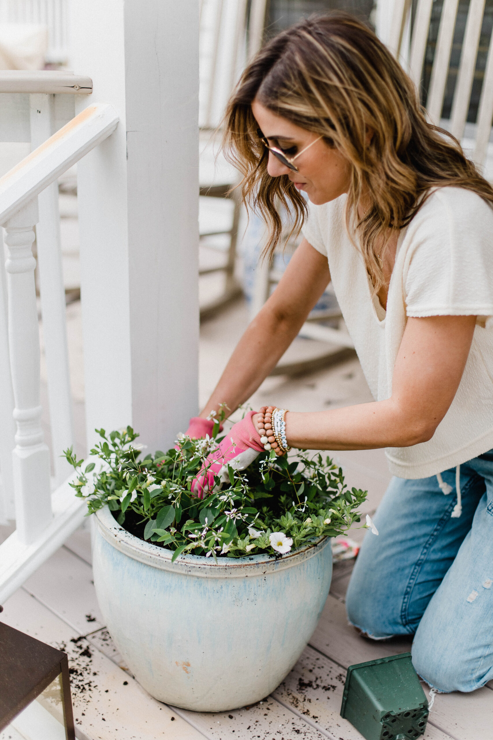 Connecticut life and style blogger Lauren McBride shares five reasons to wear SPF, including a new, hydrating and non-greasy sunscreen.