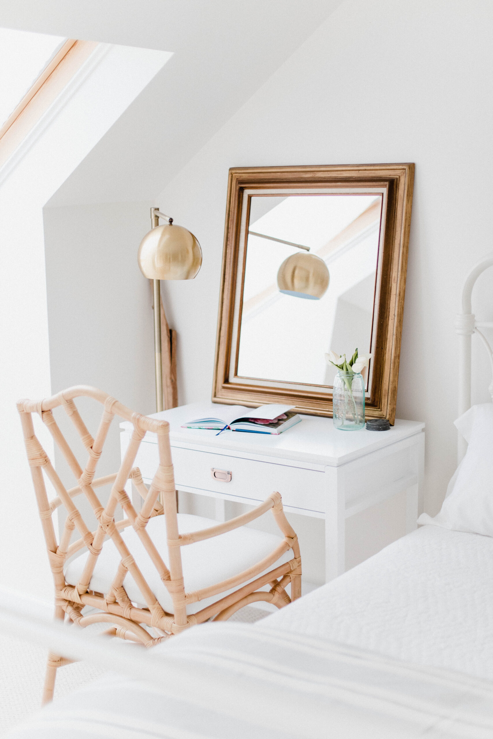 Connecticut life and style blogger Lauren McBride shares a relaxing retreat with her coastal-inspired guest room 