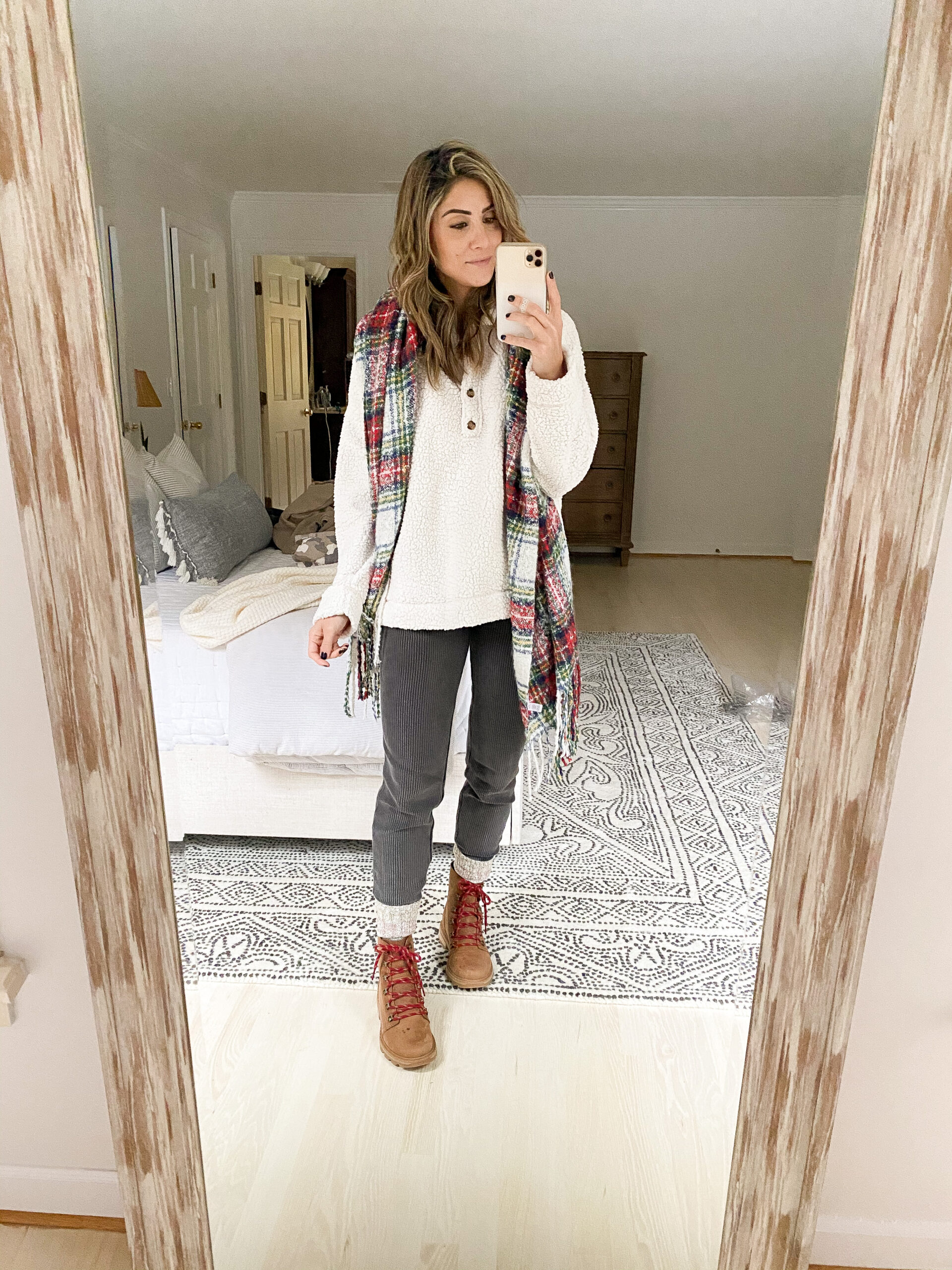 Looking for some cozy options to add to your wardrobe? Connecticut life and style Lauren McBride shares a cozy fall try on.