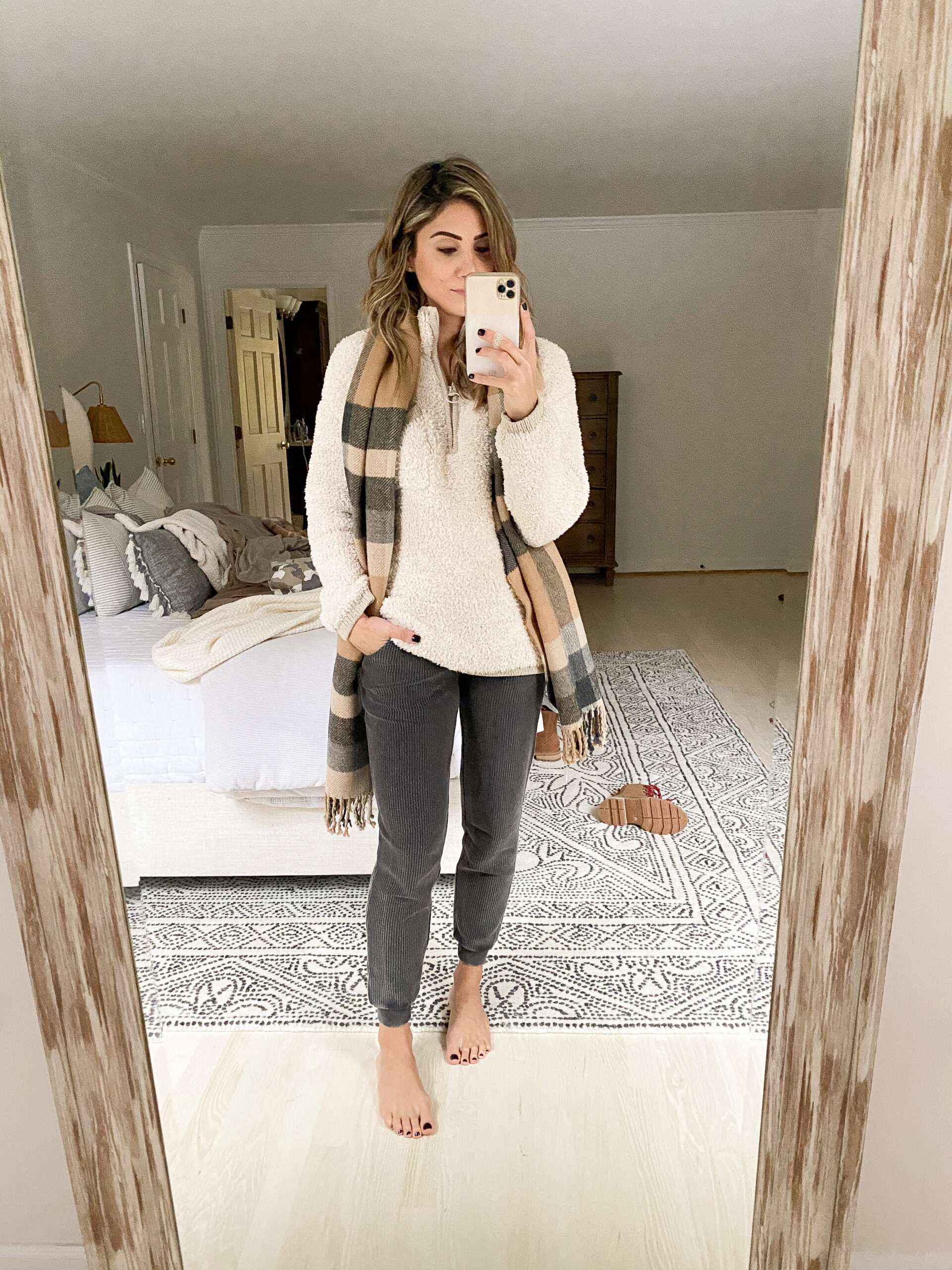 Styling Cozy Outfits From Vuori - Lauren McBride