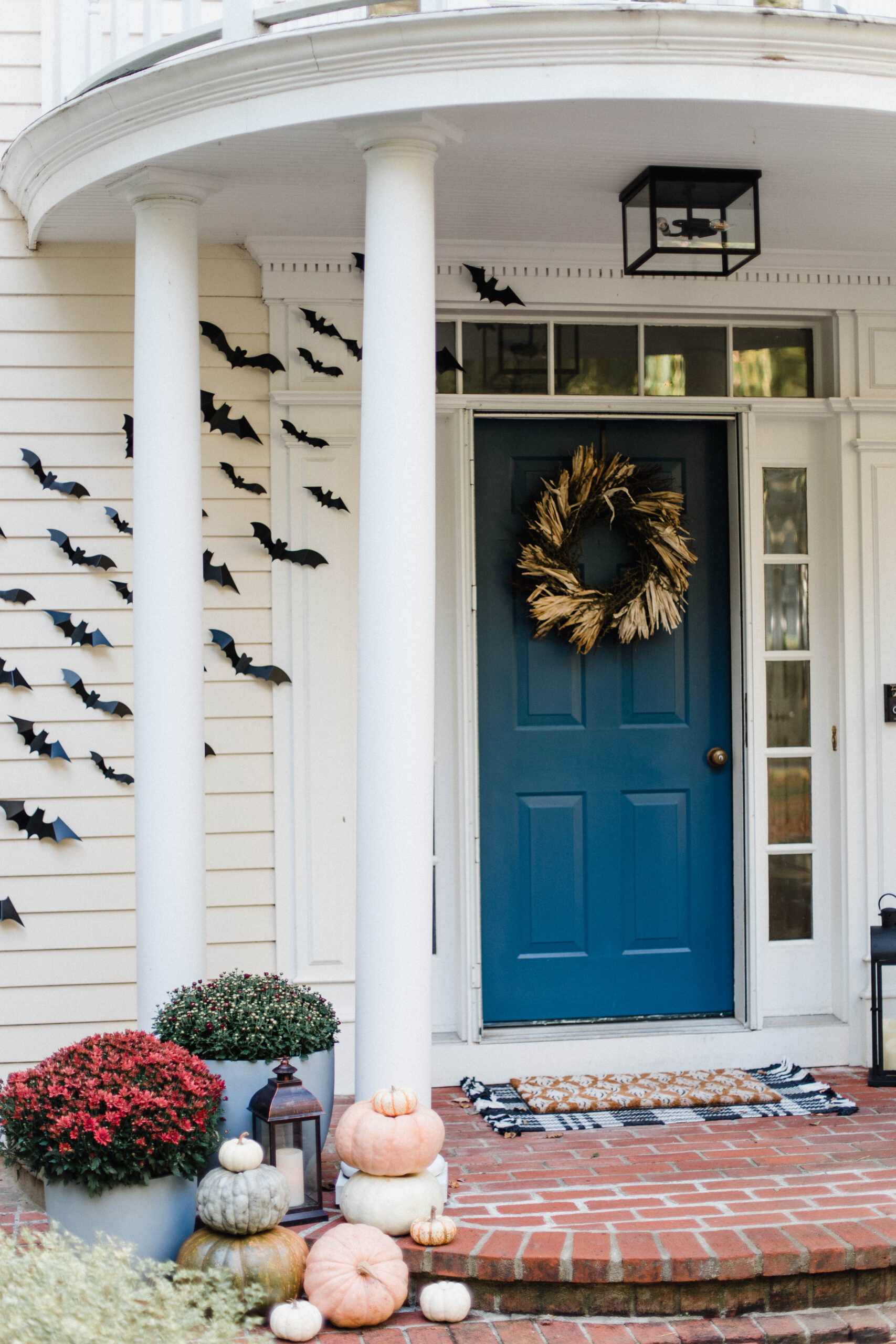 Looking for fall front porch ideas? Connecticut life and style blogger Lauren McBride shares her fall-inspired porch with sources.