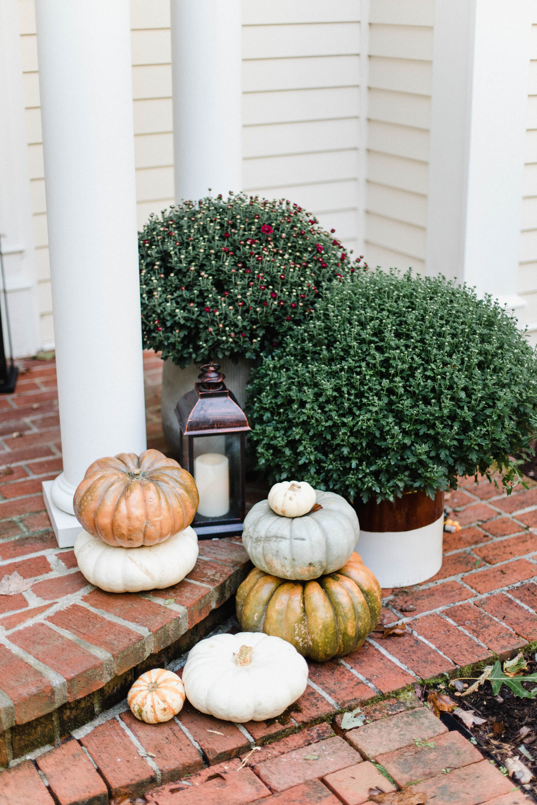 Looking for fall front porch ideas? Connecticut life and style blogger Lauren McBride shares her fall-inspired porch with sources.