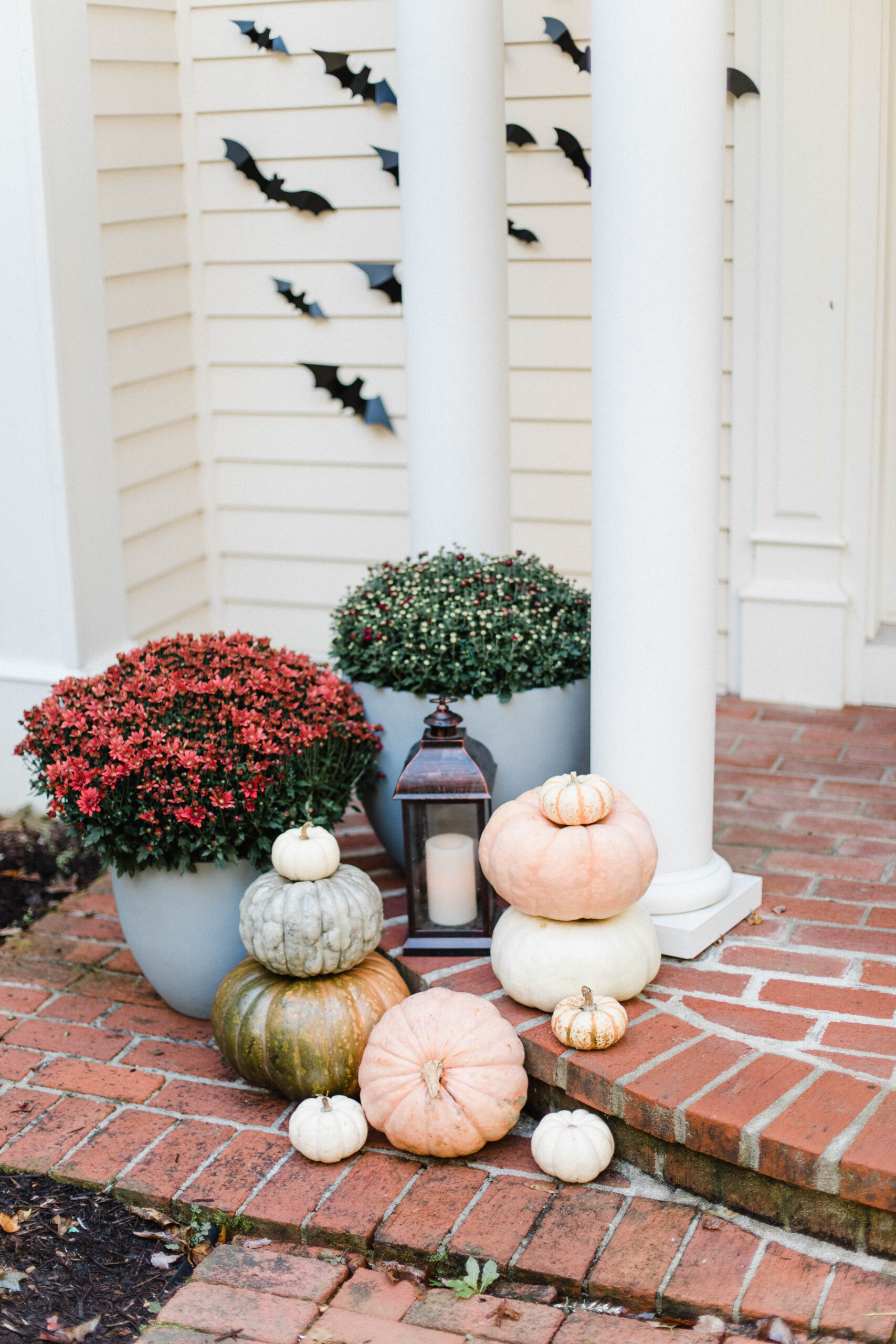 Looking for fall front porch ideas? Connecticut life and style blogger Lauren McBride shares her fall-inspired porch with sources.