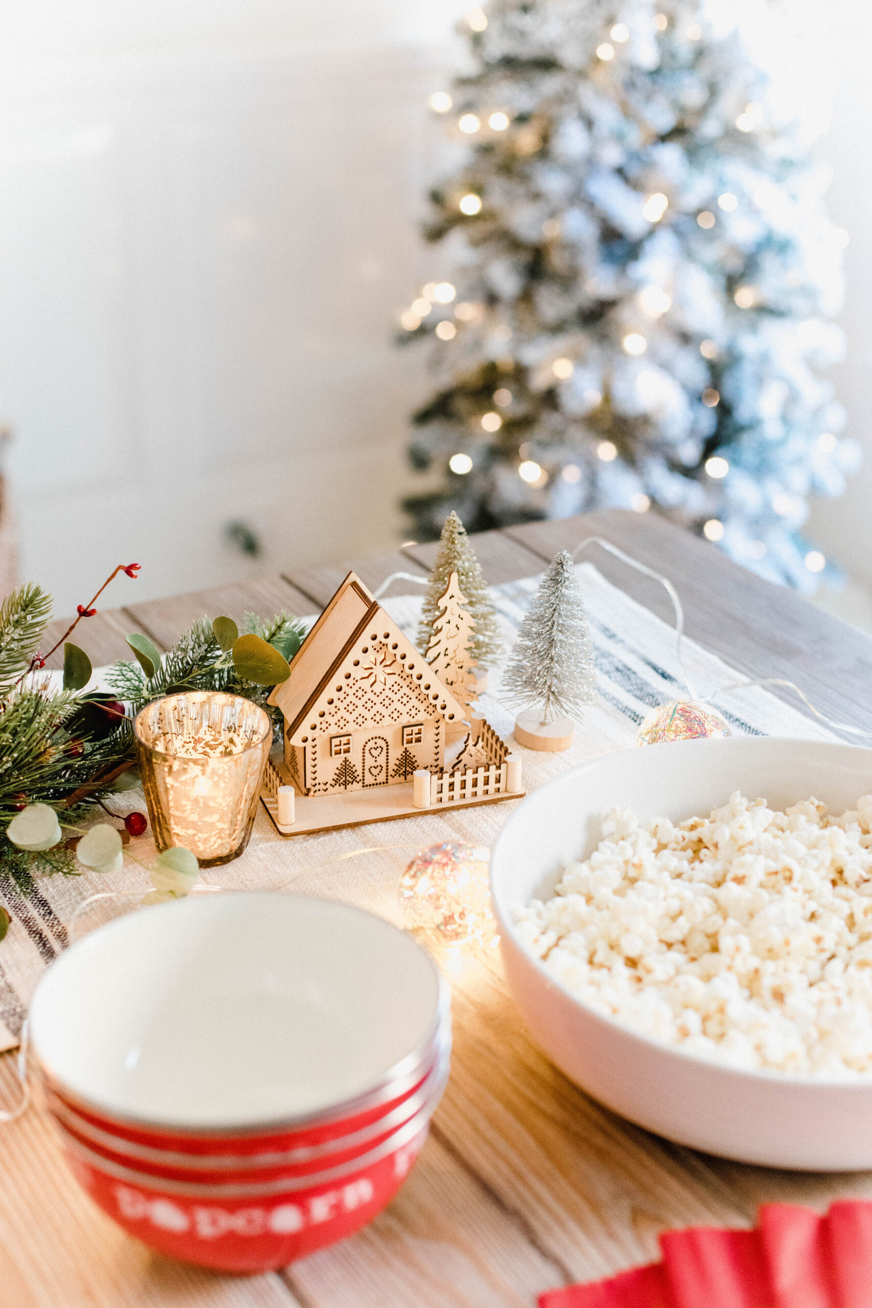 Looking for the perfect holiday hot cocoa bar? Connecticut Lifestyle blogger Lauren McBride is sharing her favorite finds for this festive holiday activity!