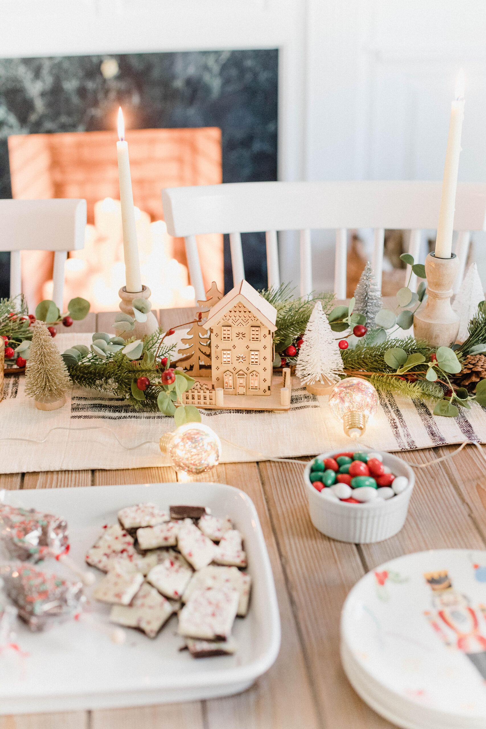 Looking for the perfect holiday hot cocoa bar? Connecticut Lifestyle blogger Lauren McBride is sharing her favorite finds for this festive holiday activity!