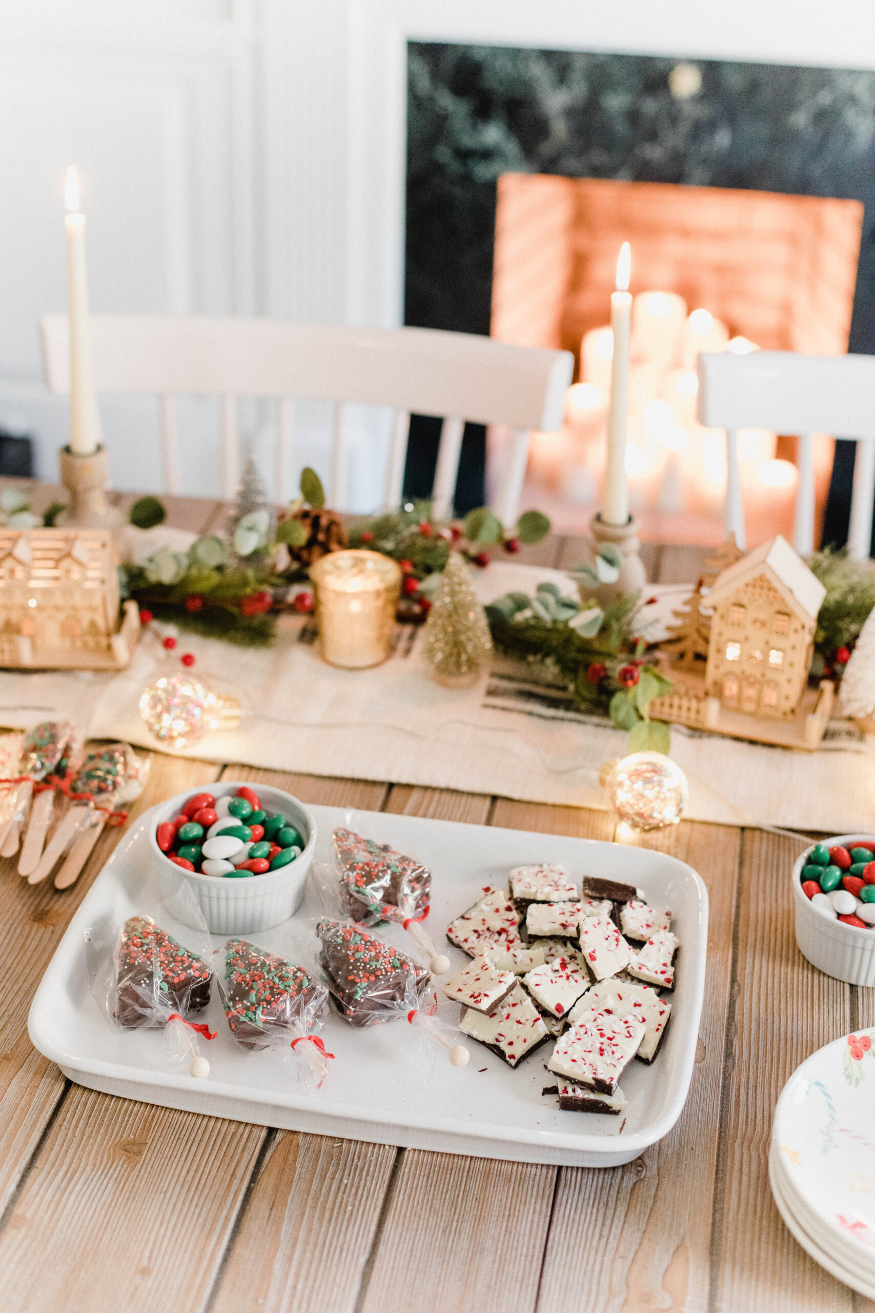 Looking for the perfect holiday hot cocoa bar? Connecticut Lifestyle blogger Lauren McBride is sharing her favorite finds for this festive holiday activity!