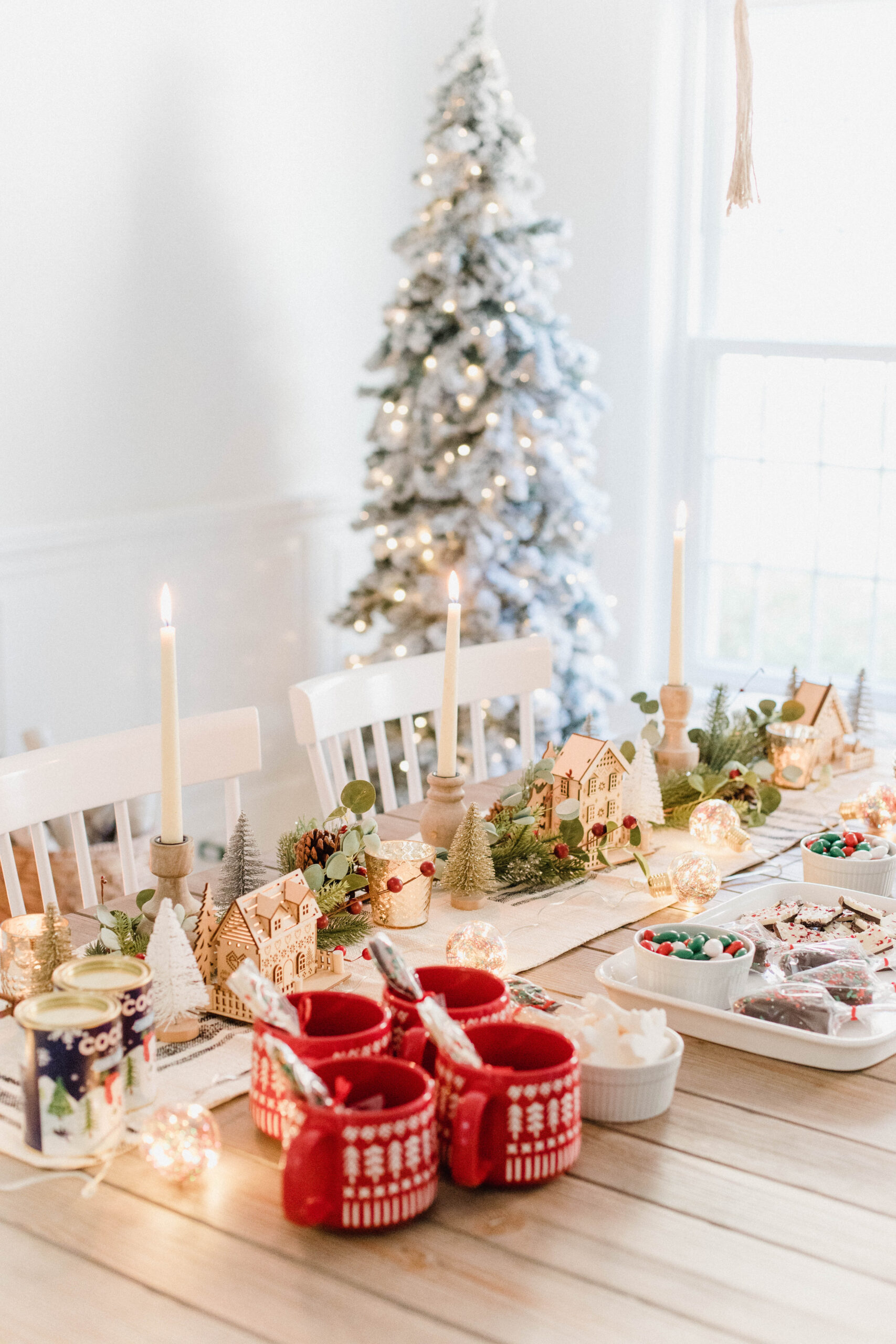 Looking for the perfect holiday hot cocoa bar? Connecticut Lifestyle blogger Lauren McBride is sharing her favorite finds for this festive holiday activity!