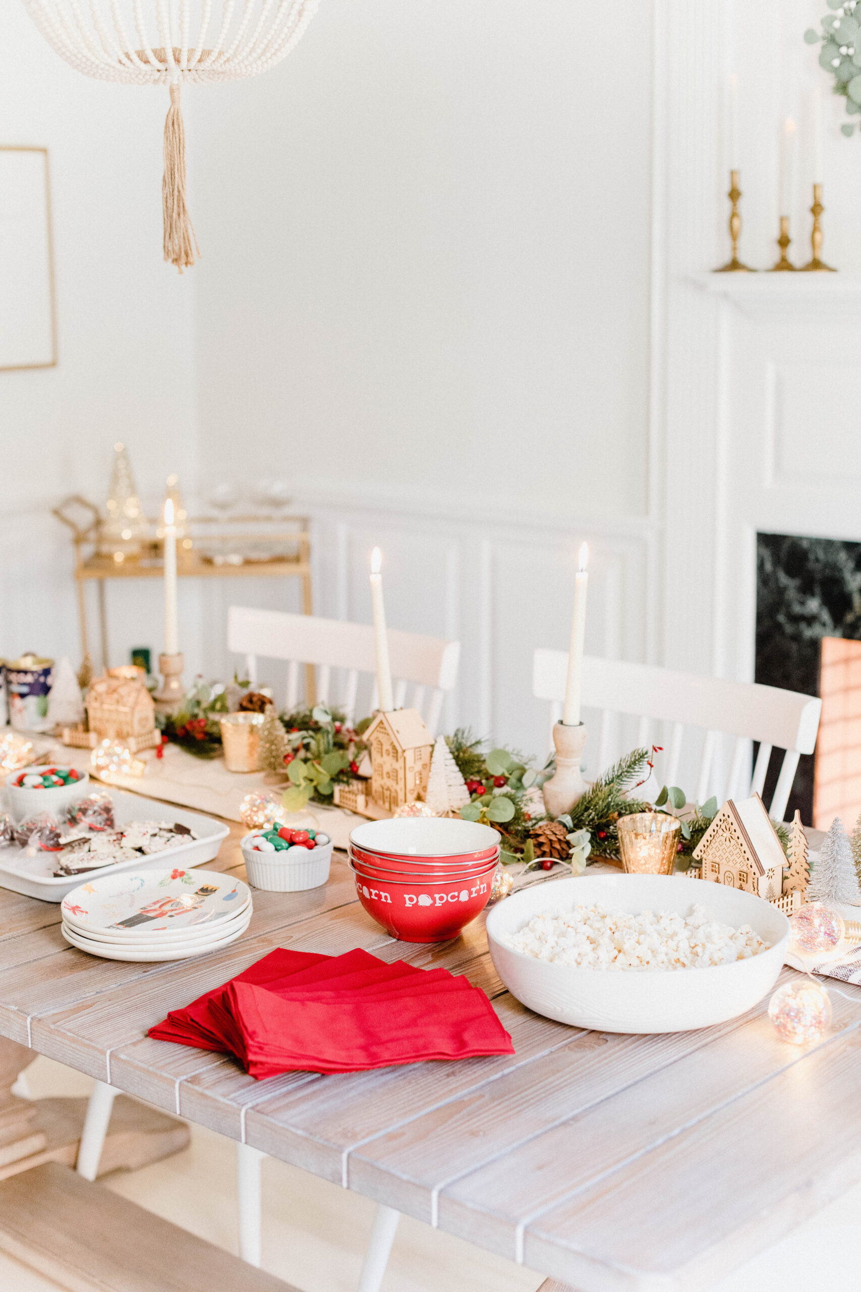 Looking for the perfect holiday hot cocoa bar? Connecticut Lifestyle blogger Lauren McBride is sharing her favorite finds for this festive holiday activity!