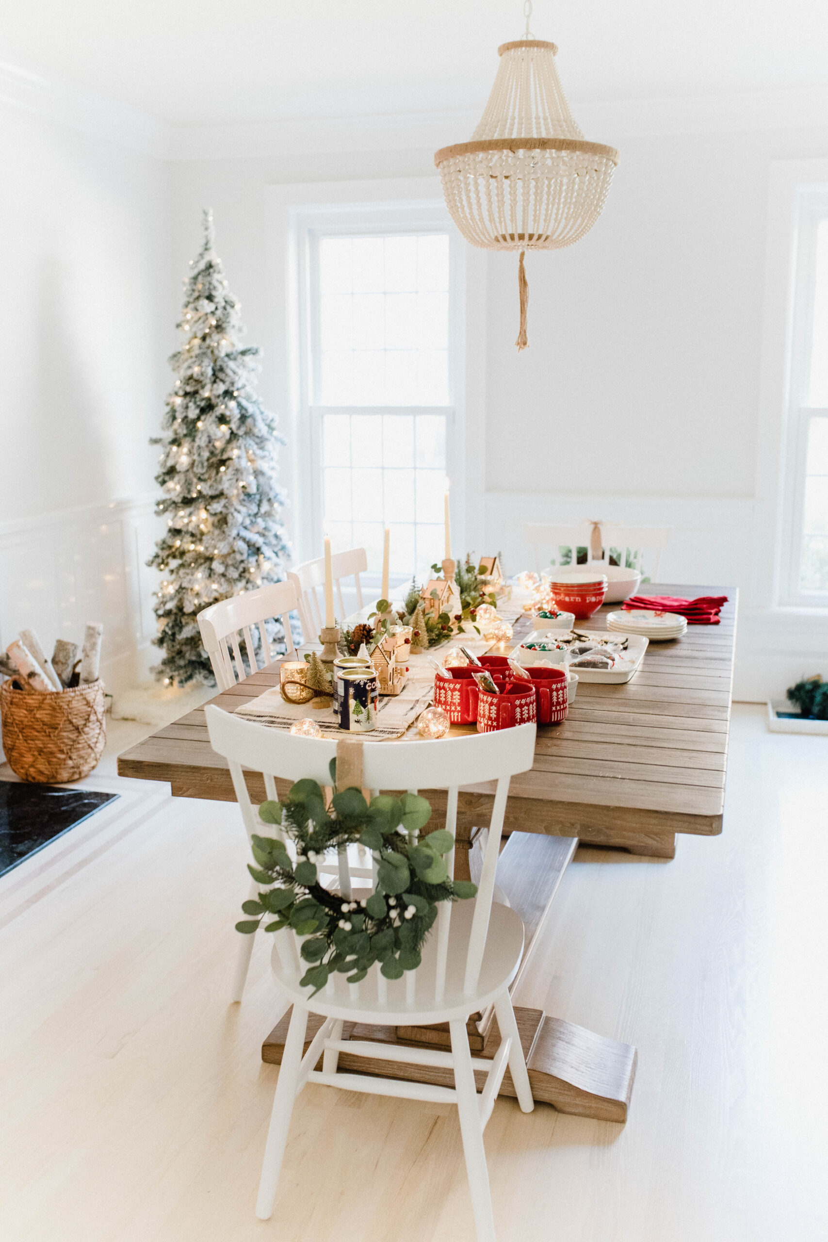 Looking for the perfect holiday hot cocoa bar? Connecticut Lifestyle blogger Lauren McBride is sharing her favorite finds for this festive holiday activity!