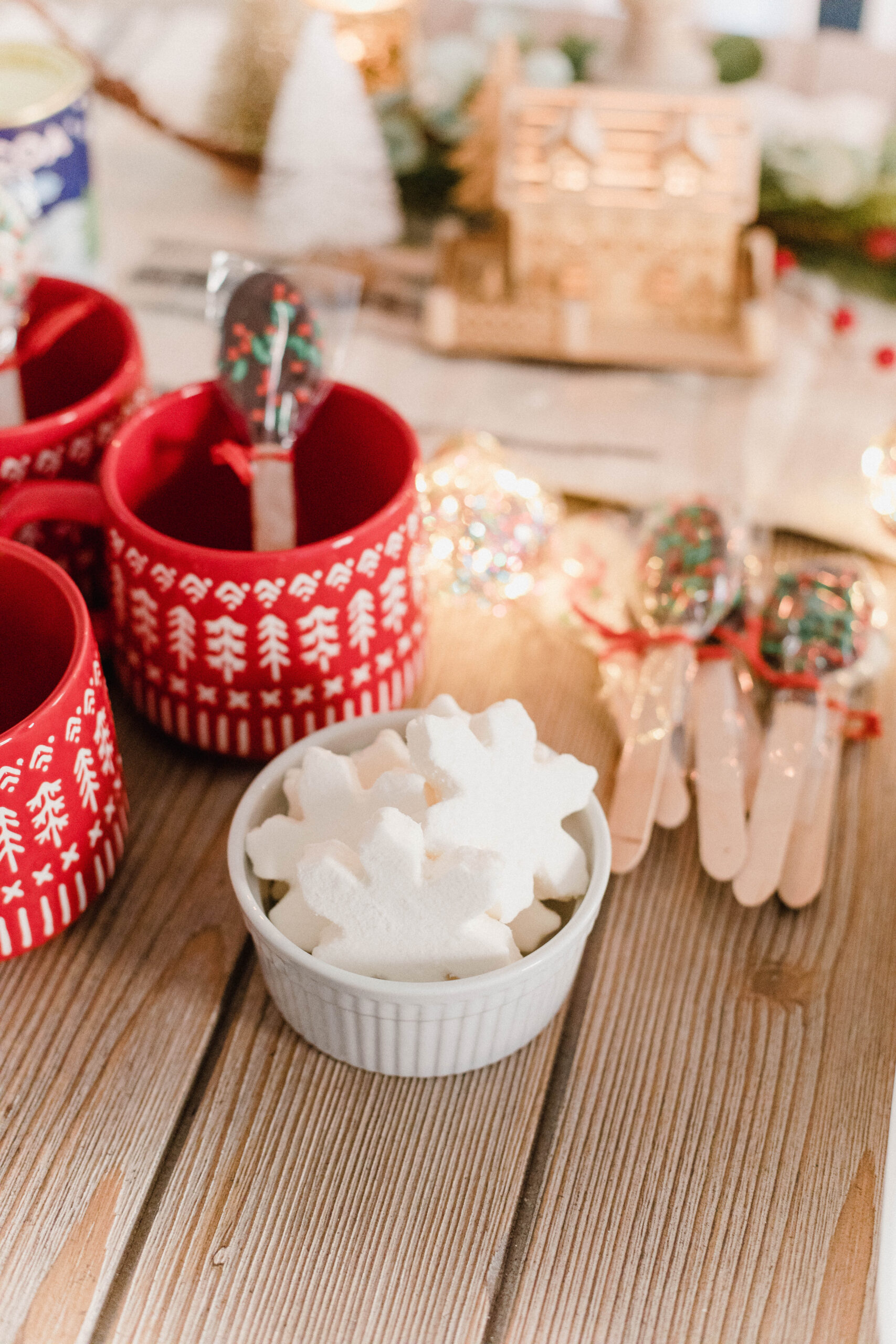 Looking for the perfect holiday hot cocoa bar? Connecticut Lifestyle blogger Lauren McBride is sharing her favorite finds for this festive holiday activity!