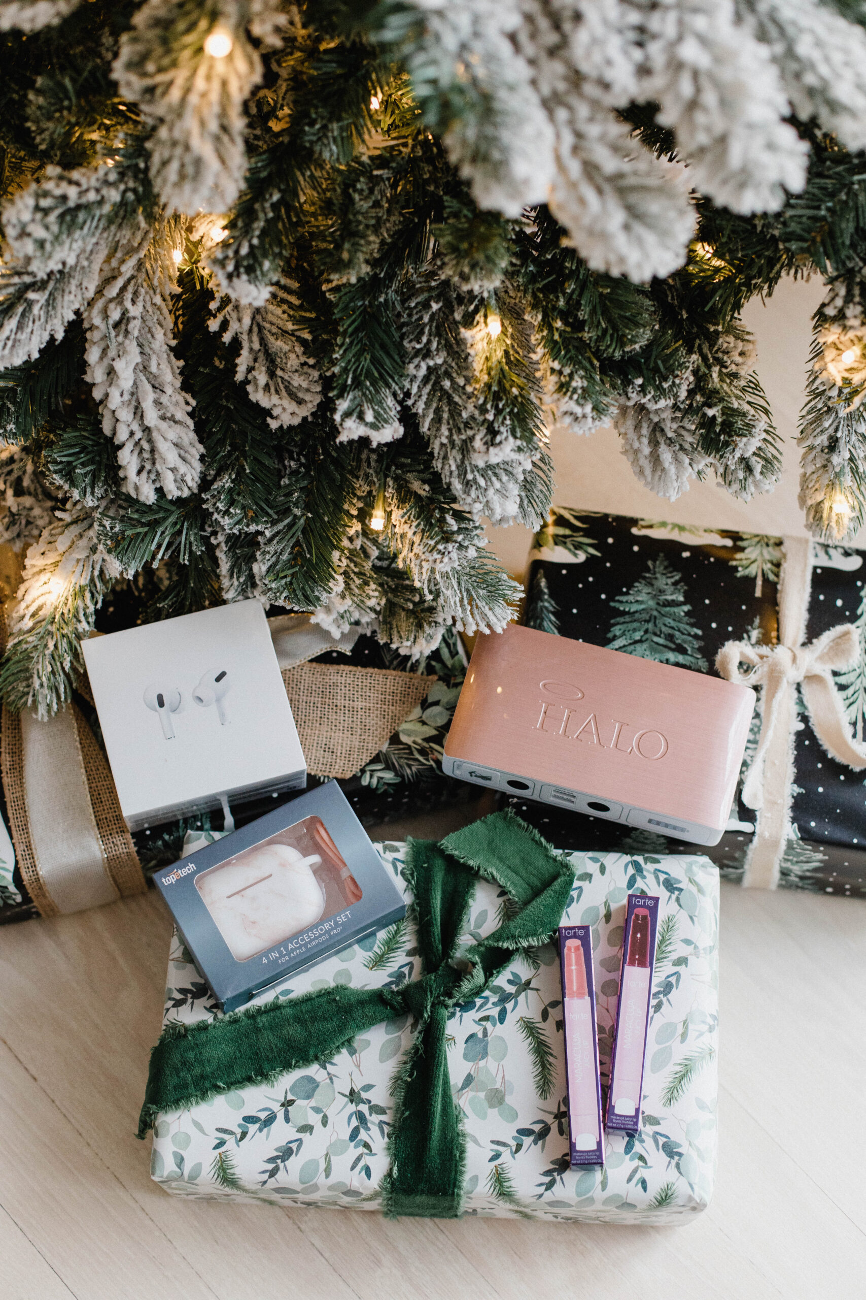  Connecticut life and style blogger Lauren McBride shares a QVC gift guide featuring a variety of items for everyone.