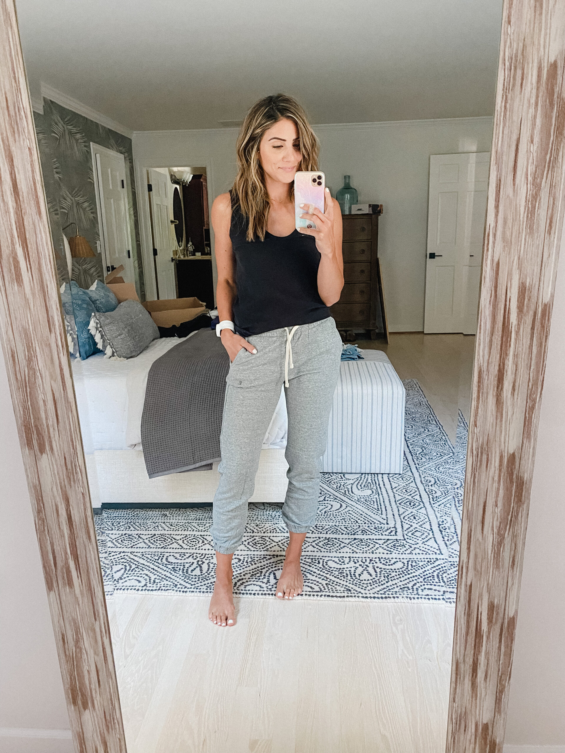 Connecticut life and style blogger Lauren McBride shares an Everlane try on featuring classic items for your summer closet.