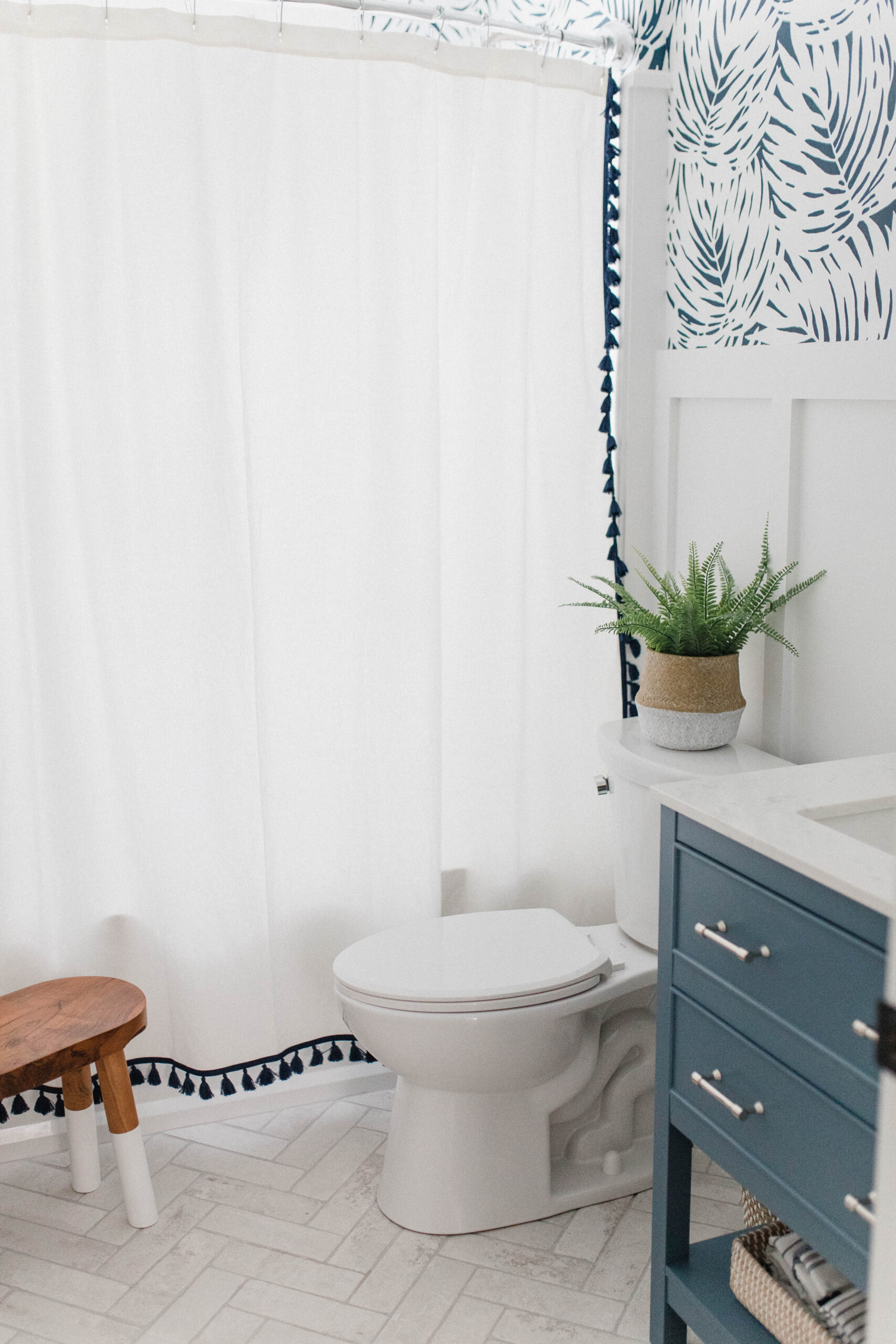 Connecticut life and style blogger Lauren McBride shares her coastal bathroom update, featuring accessories from Serena & Lily.