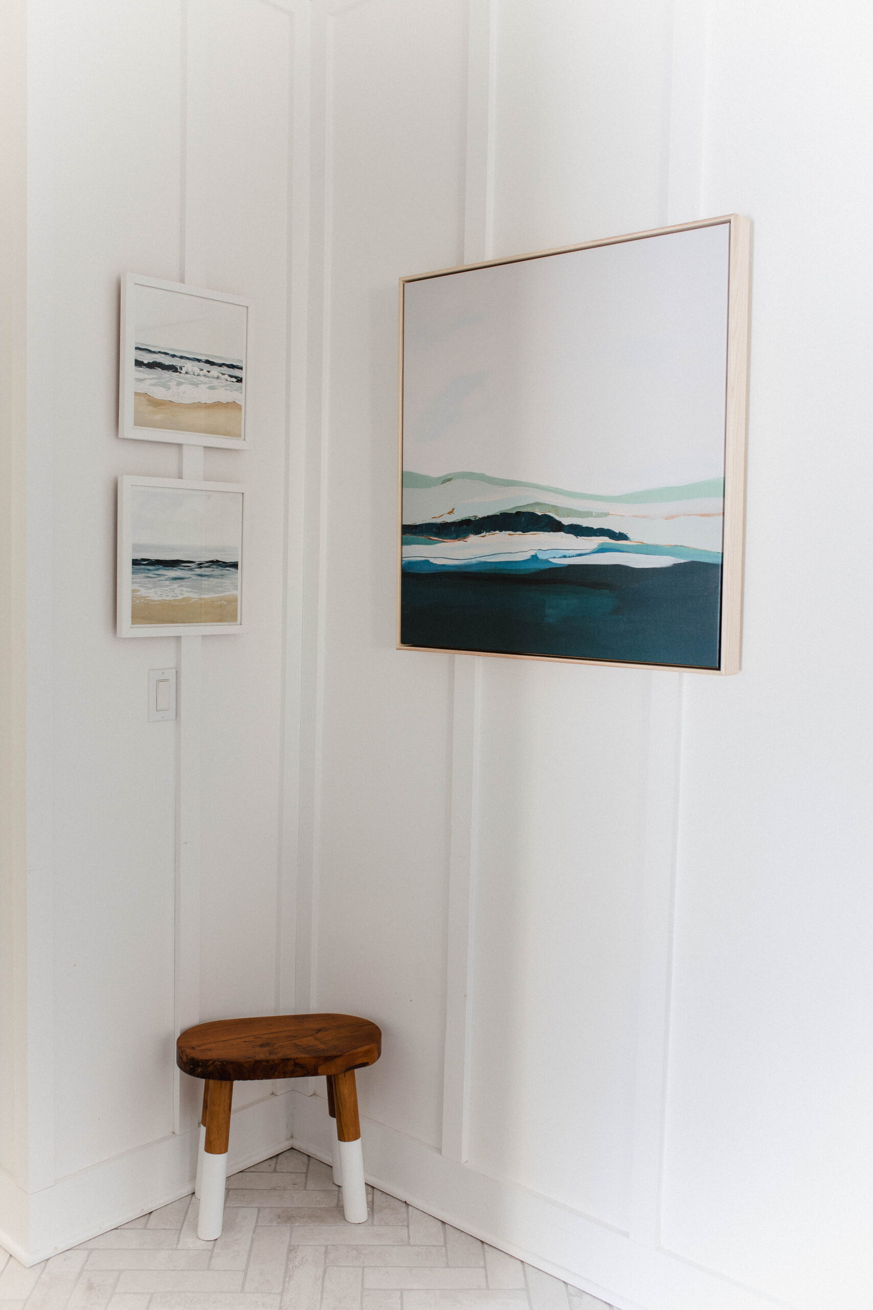 Connecticut life and style blogger Lauren McBride shares her modern coastal mudroom and bathroom makeover including sources.