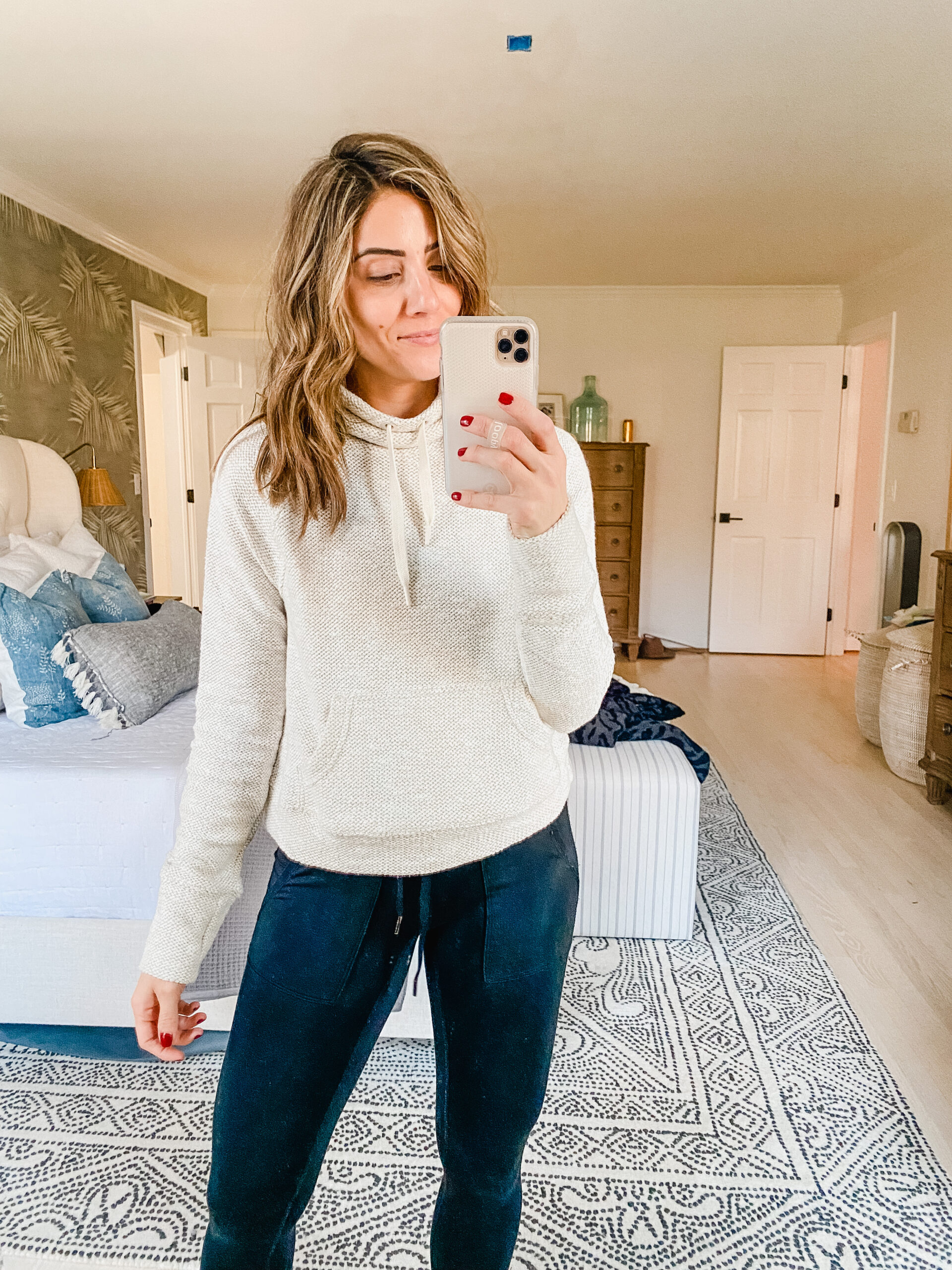 Stay Warm and Stylish in Aerie's Cozy Winter Loungewear