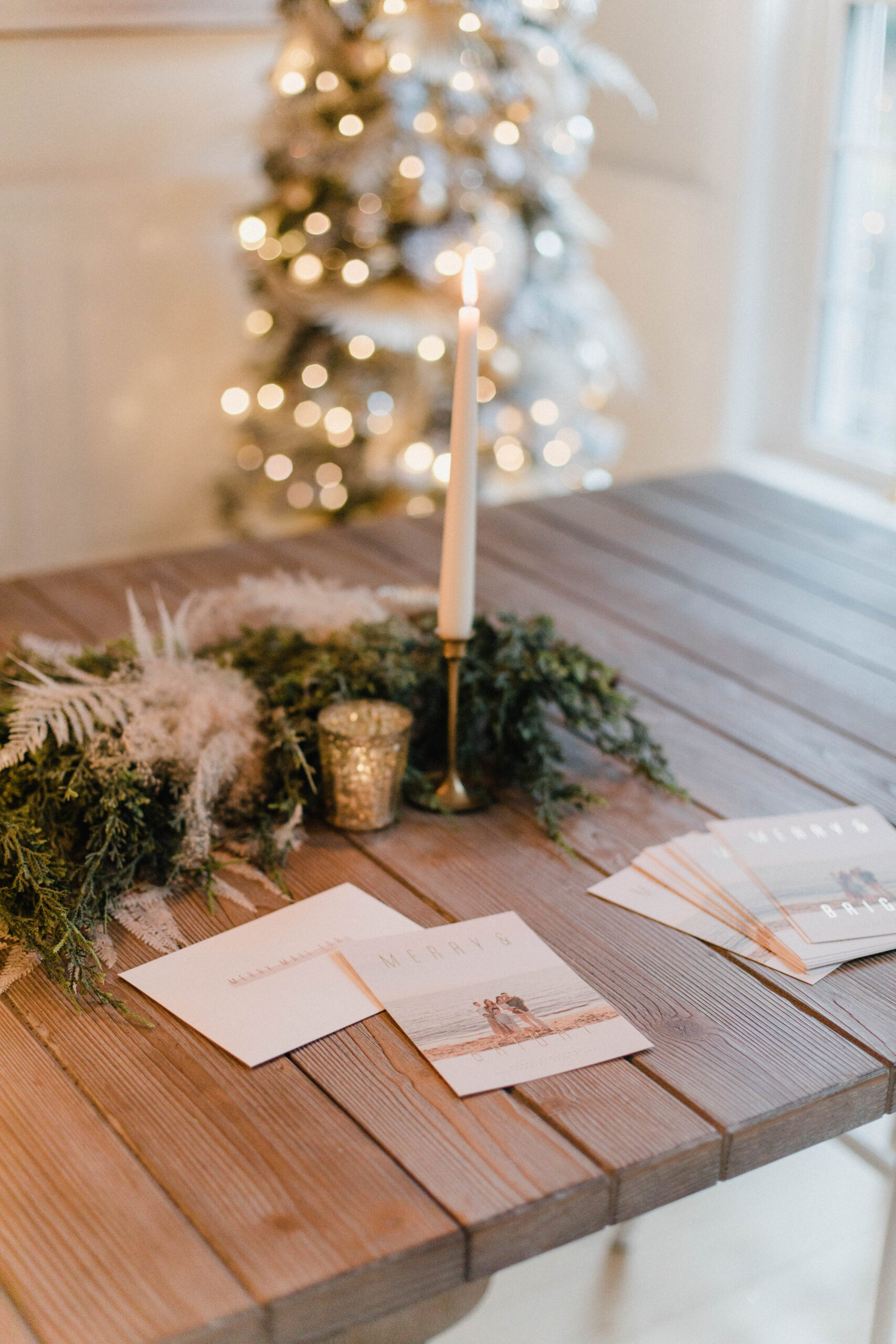 Connecticut life and style blogger Lauren McBride shares her holiday cards and several gift ideas from Minted.