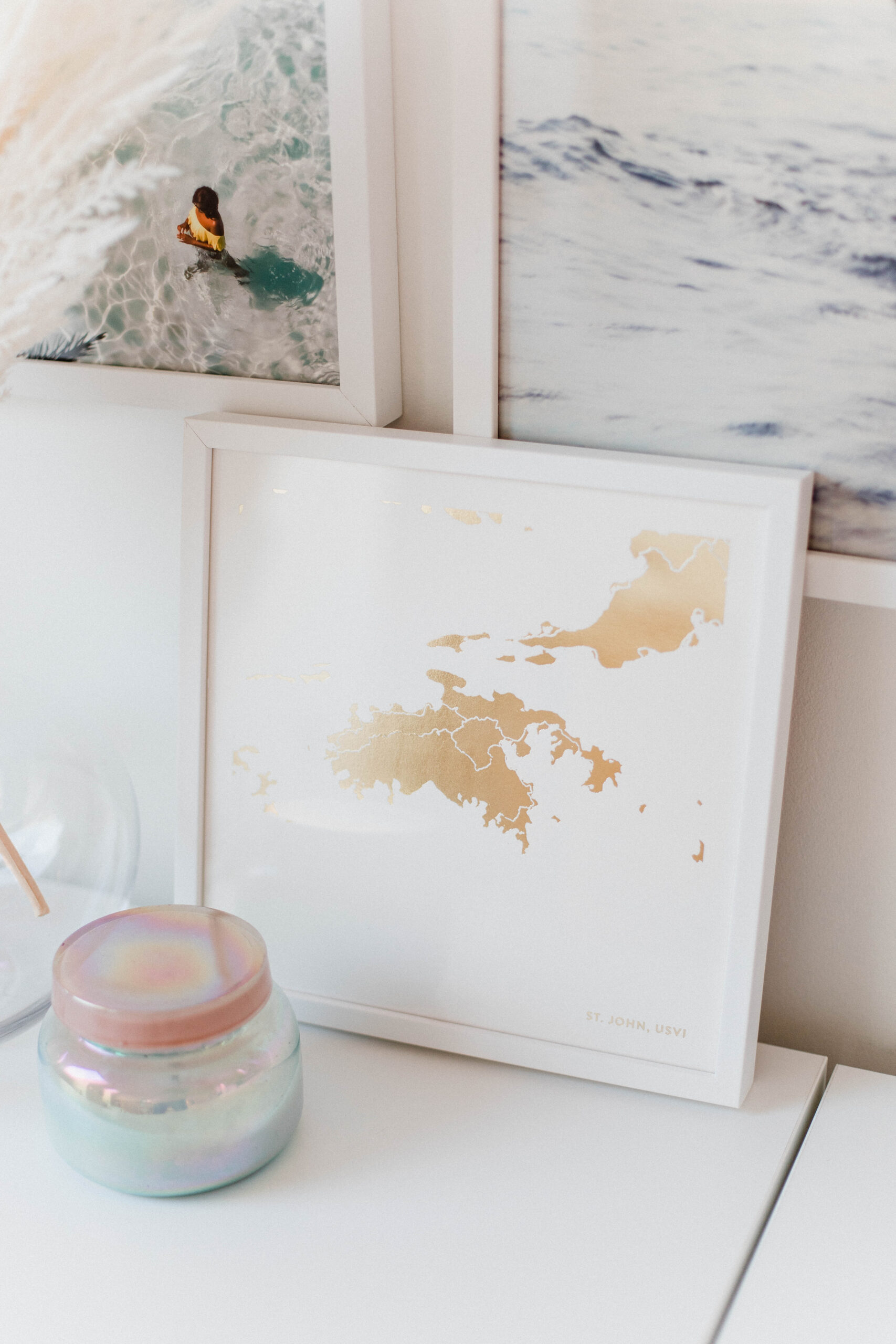 Connecticut life and style blogger Lauren McBride shares her holiday cards and several gift ideas from Minted.