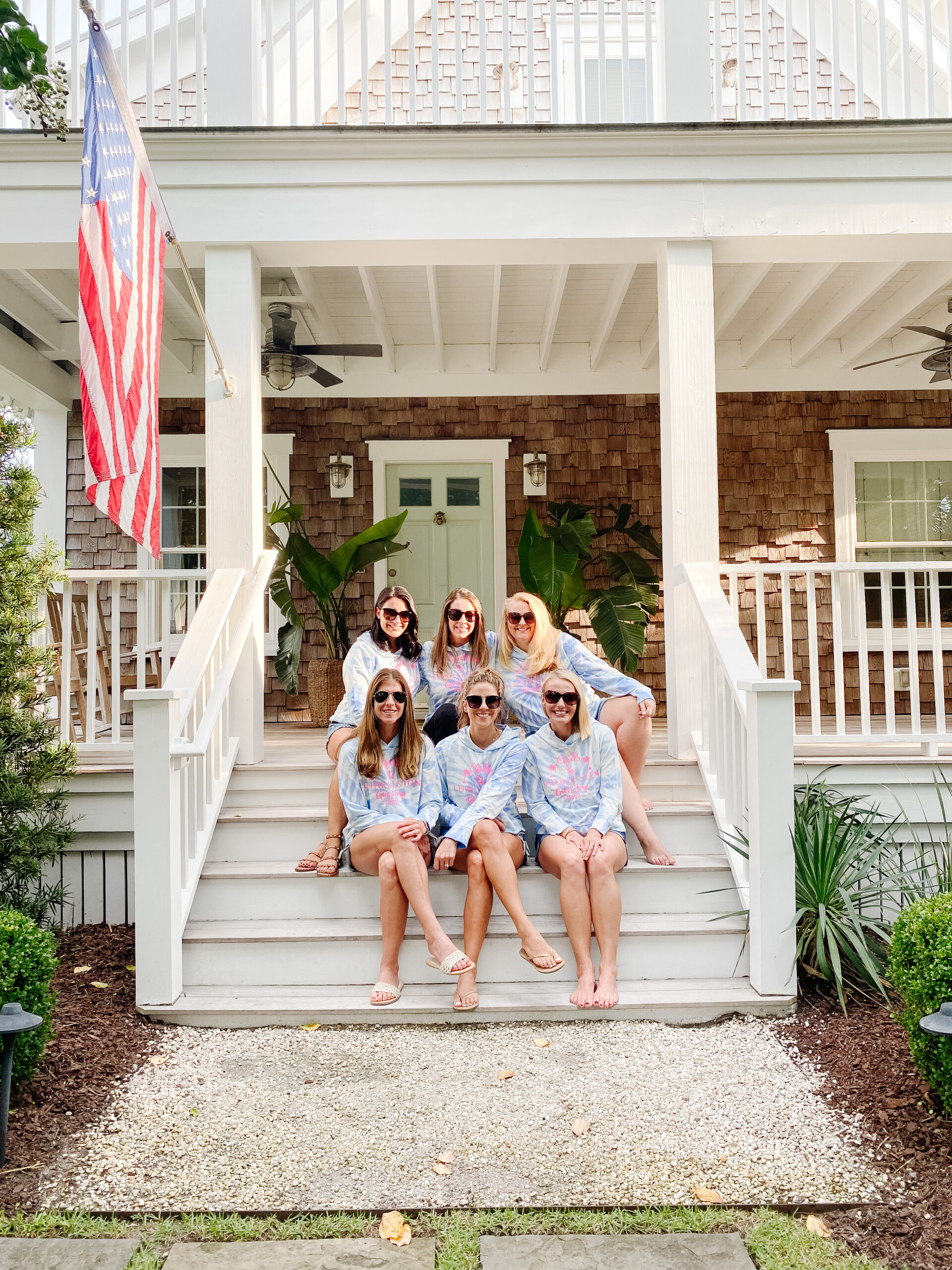 Connecticut life and stye blogger Lauren McBrides shares where to stay, eat, and what to do for a girls weekend in Charleston, South Carolina.