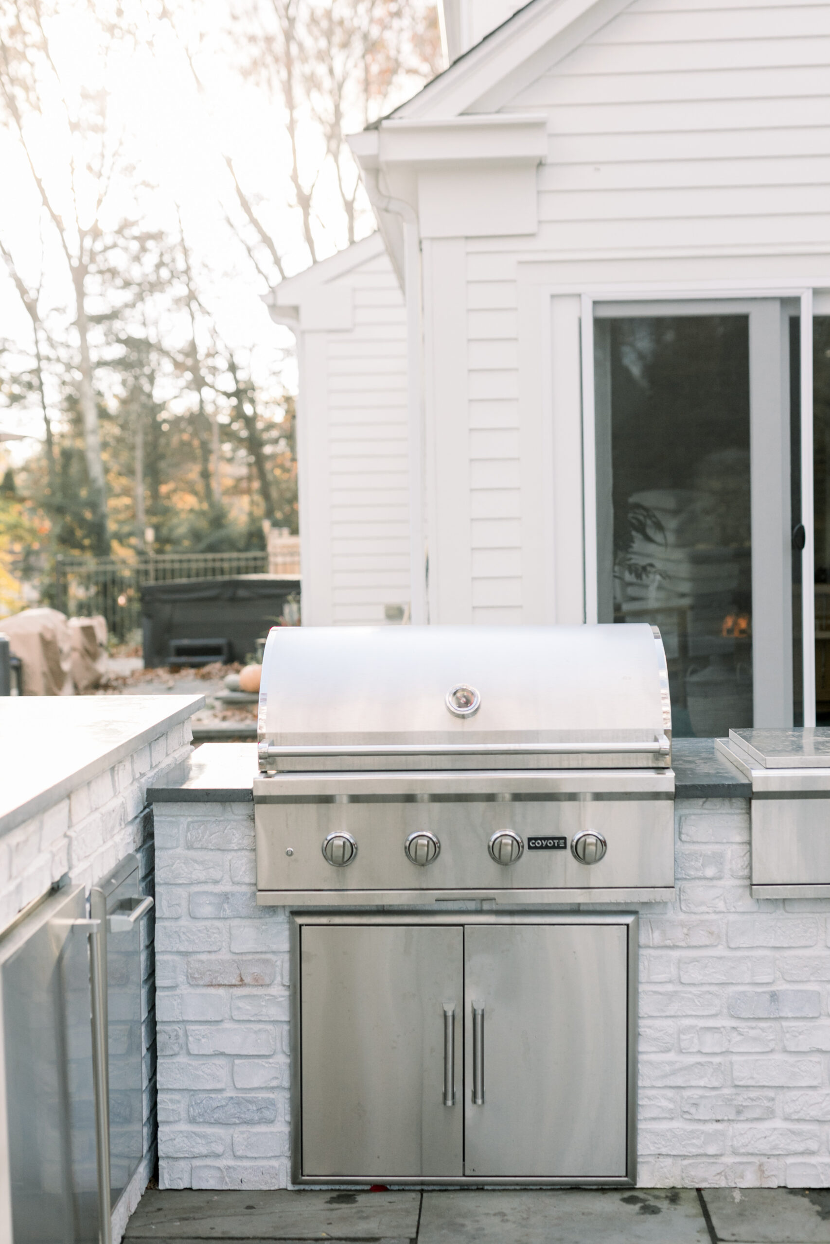 Connecticut life and style blogger Lauren McBride shares her outdoor kitchen with RTA Outdoor Living and Coyote Appliances.