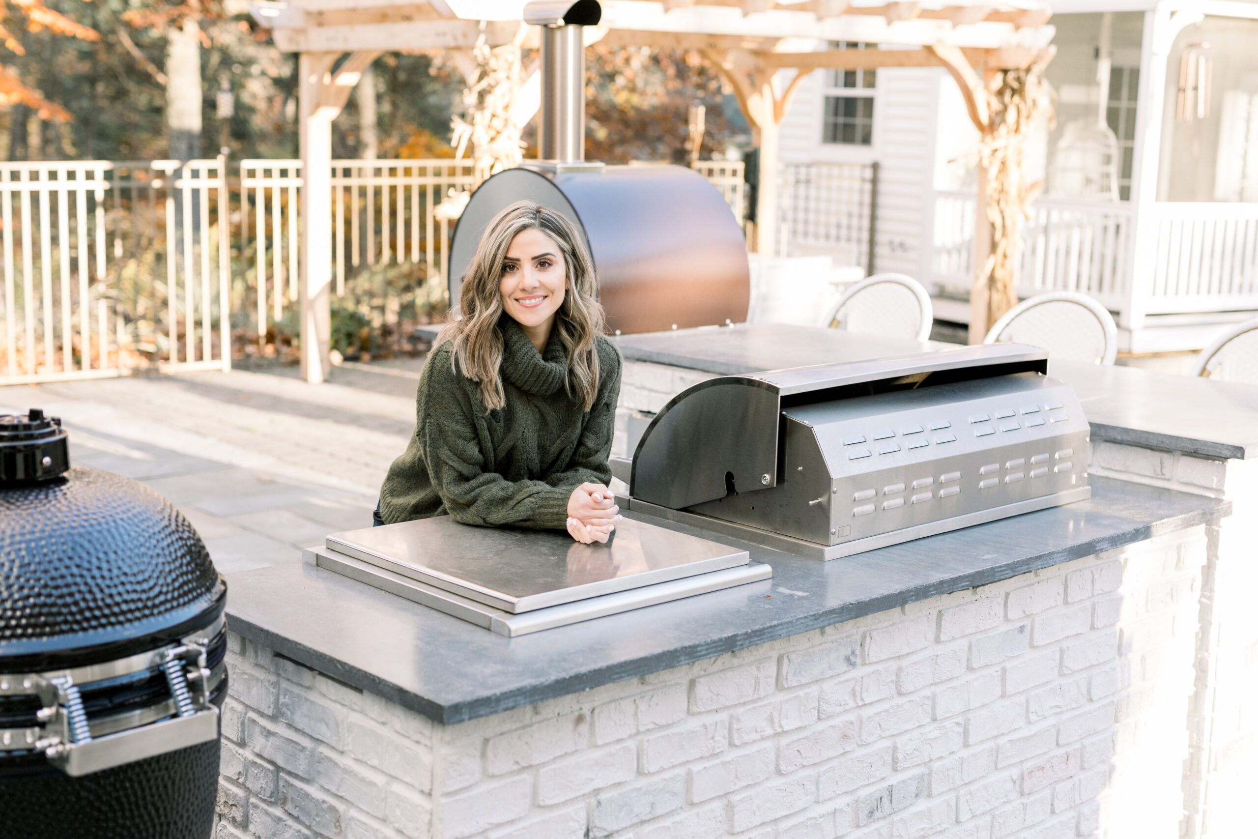 Connecticut life and style blogger Lauren McBride shares her outdoor kitchen with RTA Outdoor Living and Coyote Appliances.