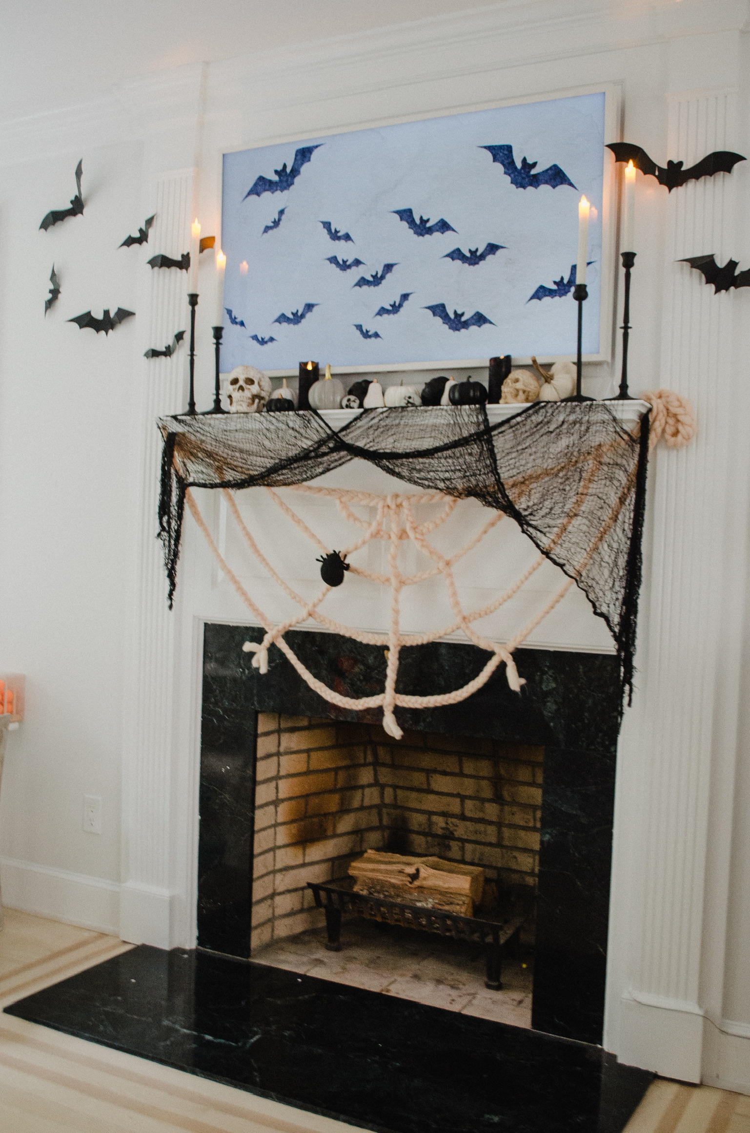 Connecticut life and style blogger Lauren McBride shares her Halloween Inspired Mantle just in time for spooky season.